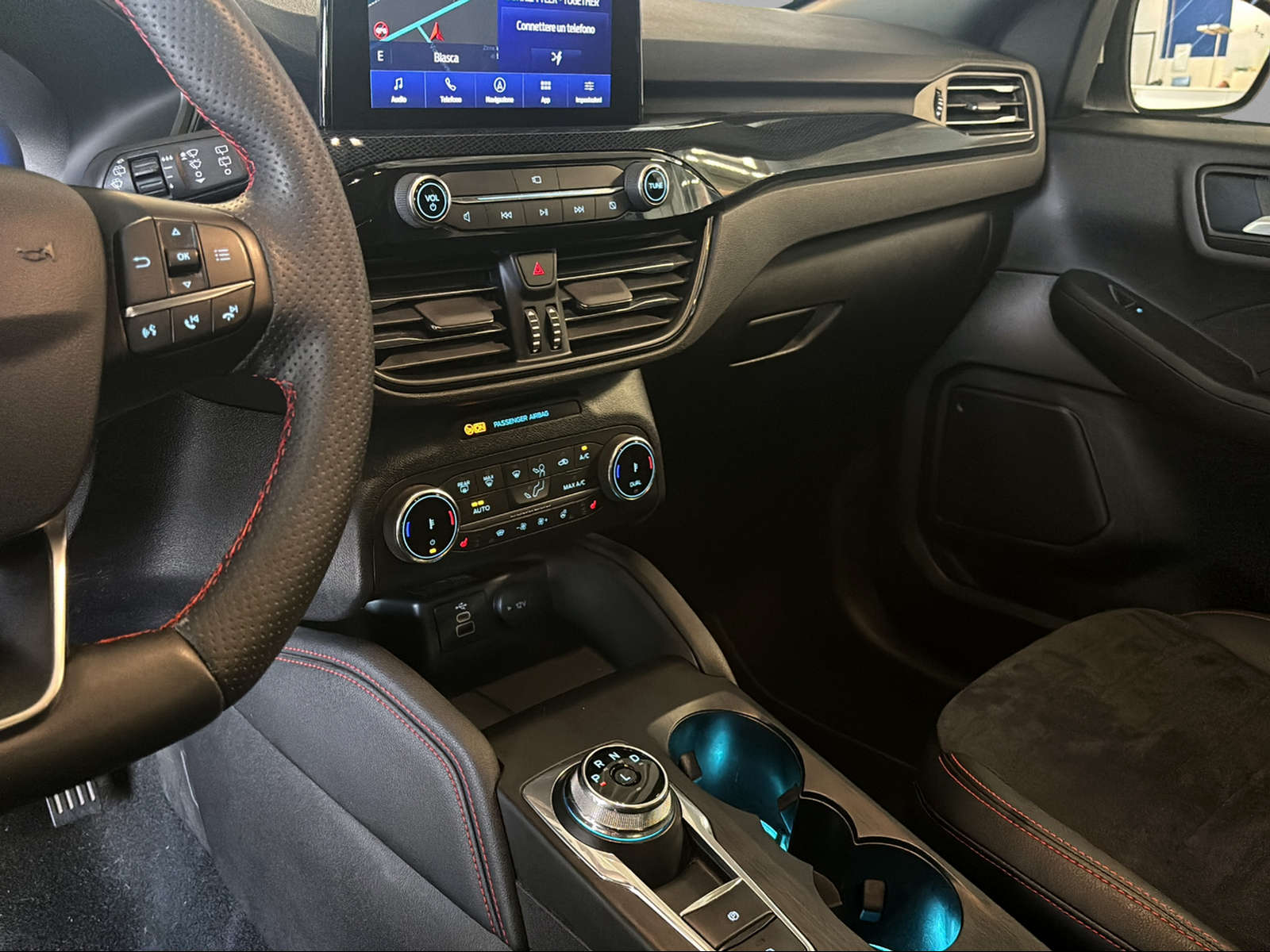 FORD Kuga 2.5 FHEV ST-Line X 4WD-image-13