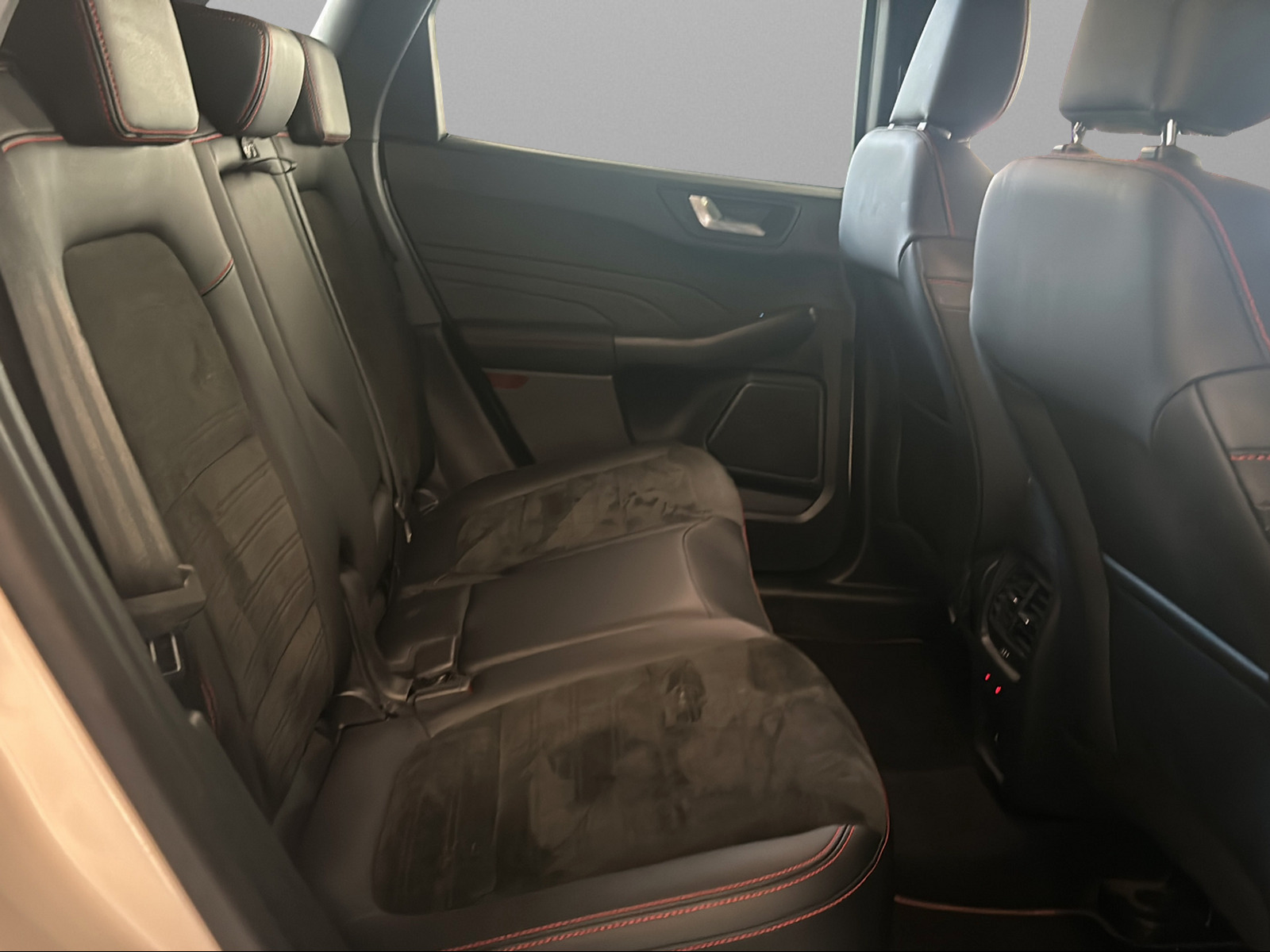 FORD Kuga 2.5 FHEV ST-Line X 4WD-image-8