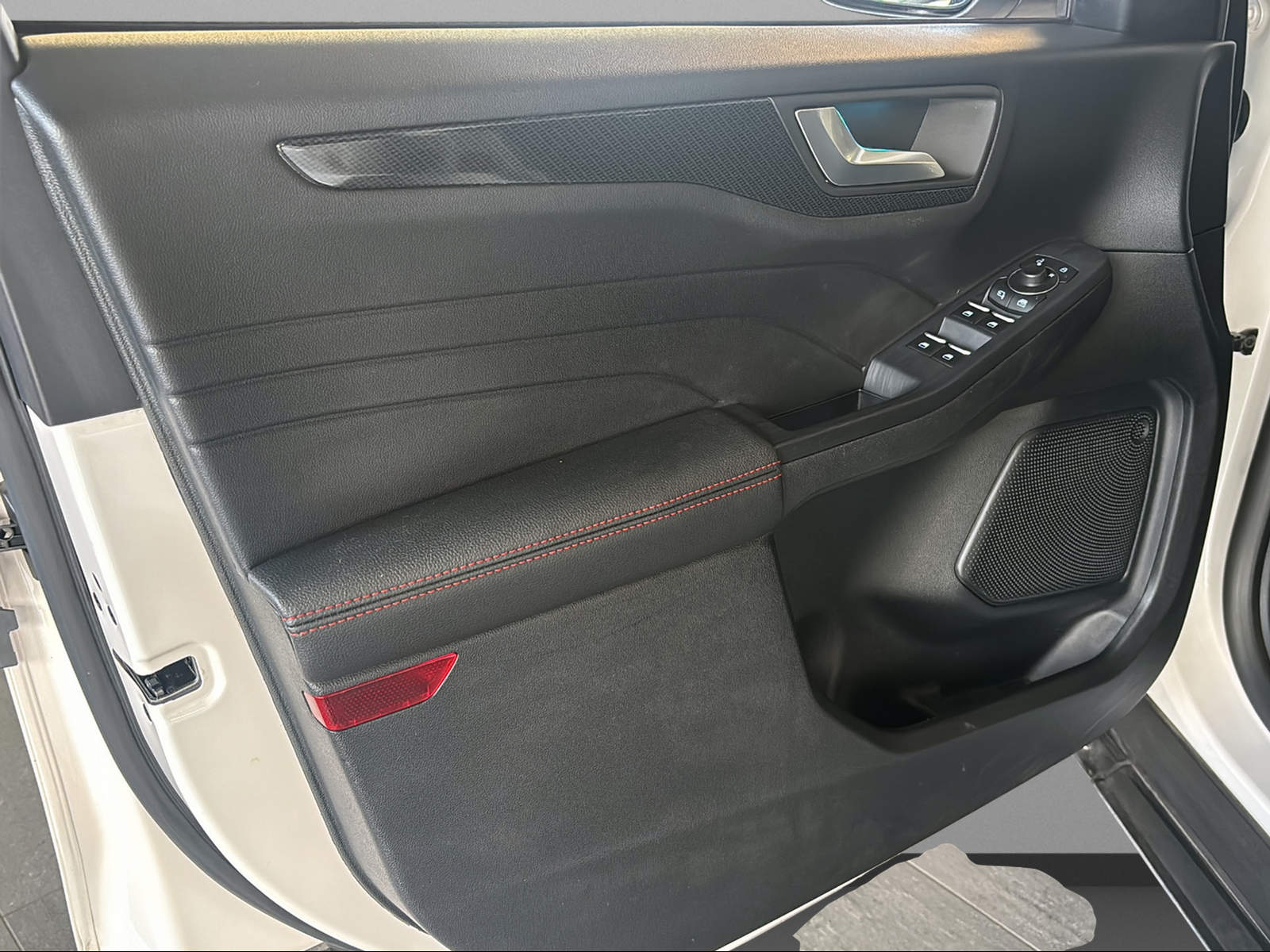 FORD Kuga 2.5 FHEV ST-Line X 4WD-image-14