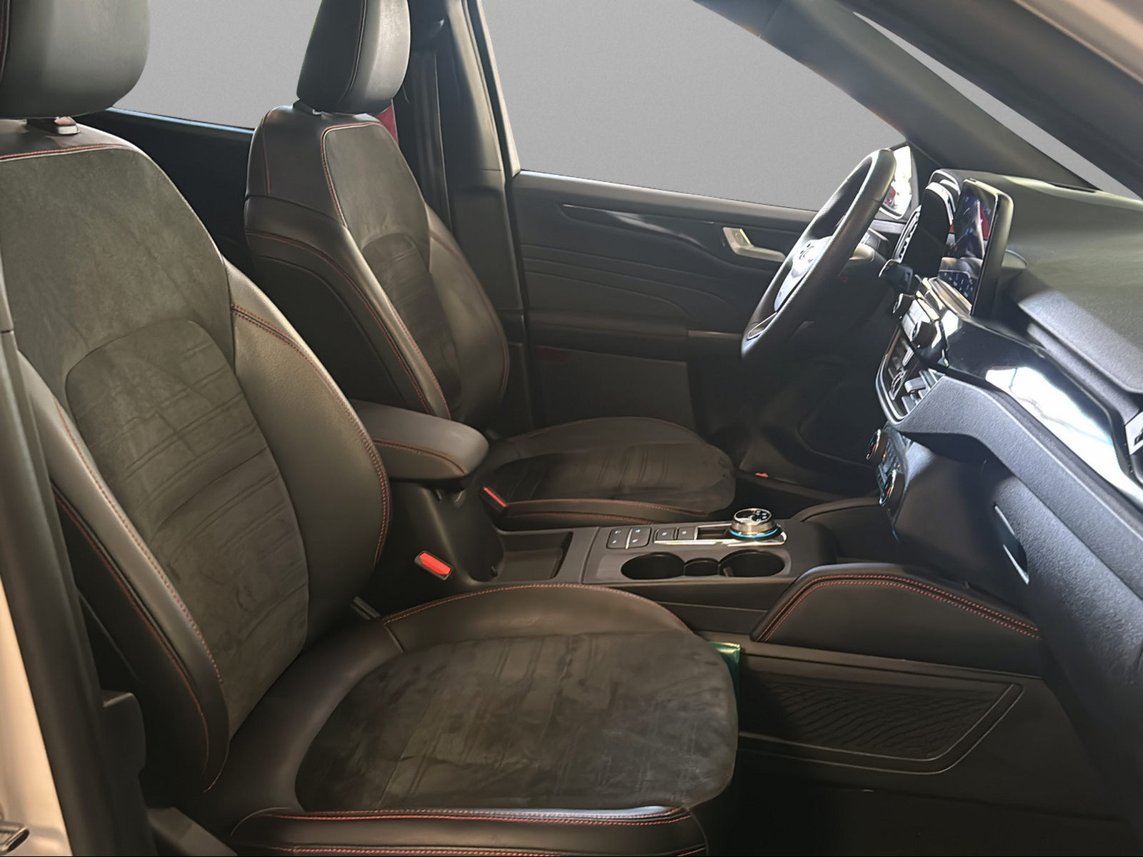 FORD Kuga 2.5 FHEV ST-Line X 4WD-image-11