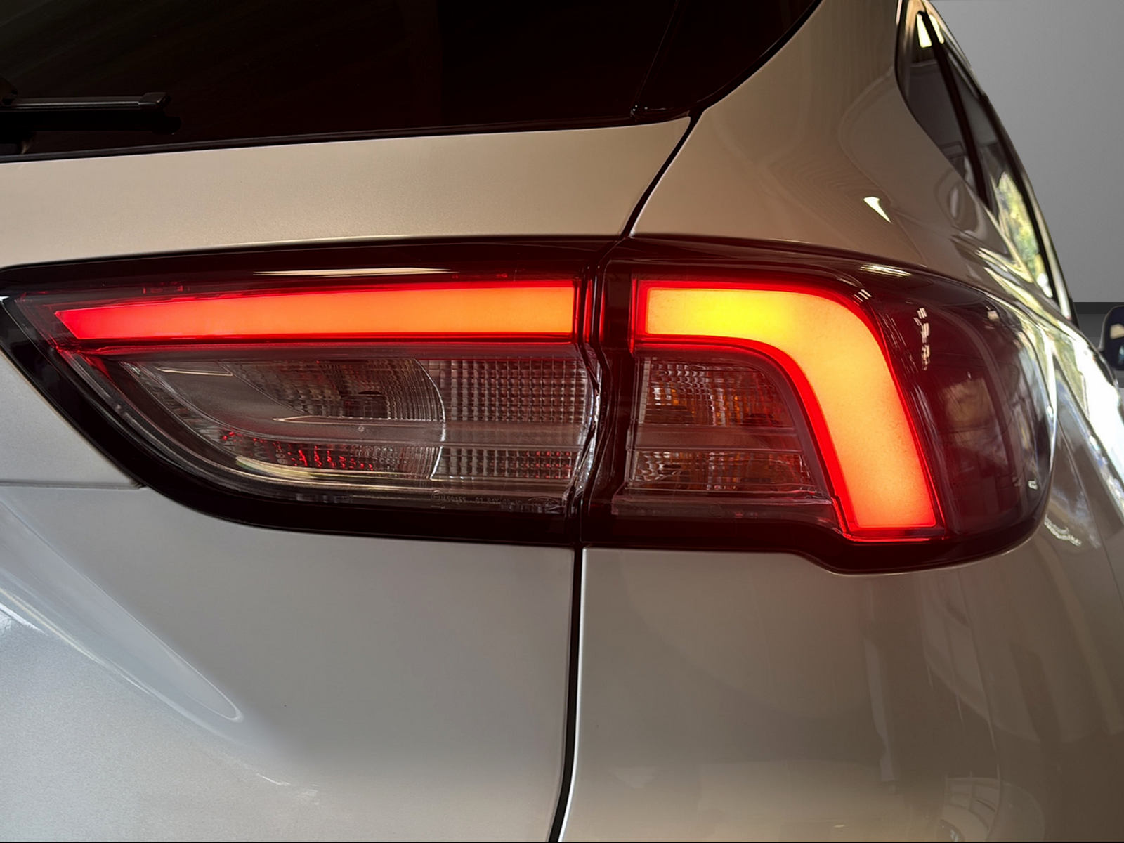 FORD Kuga 2.5 FHEV ST-Line X 4WD-image-18