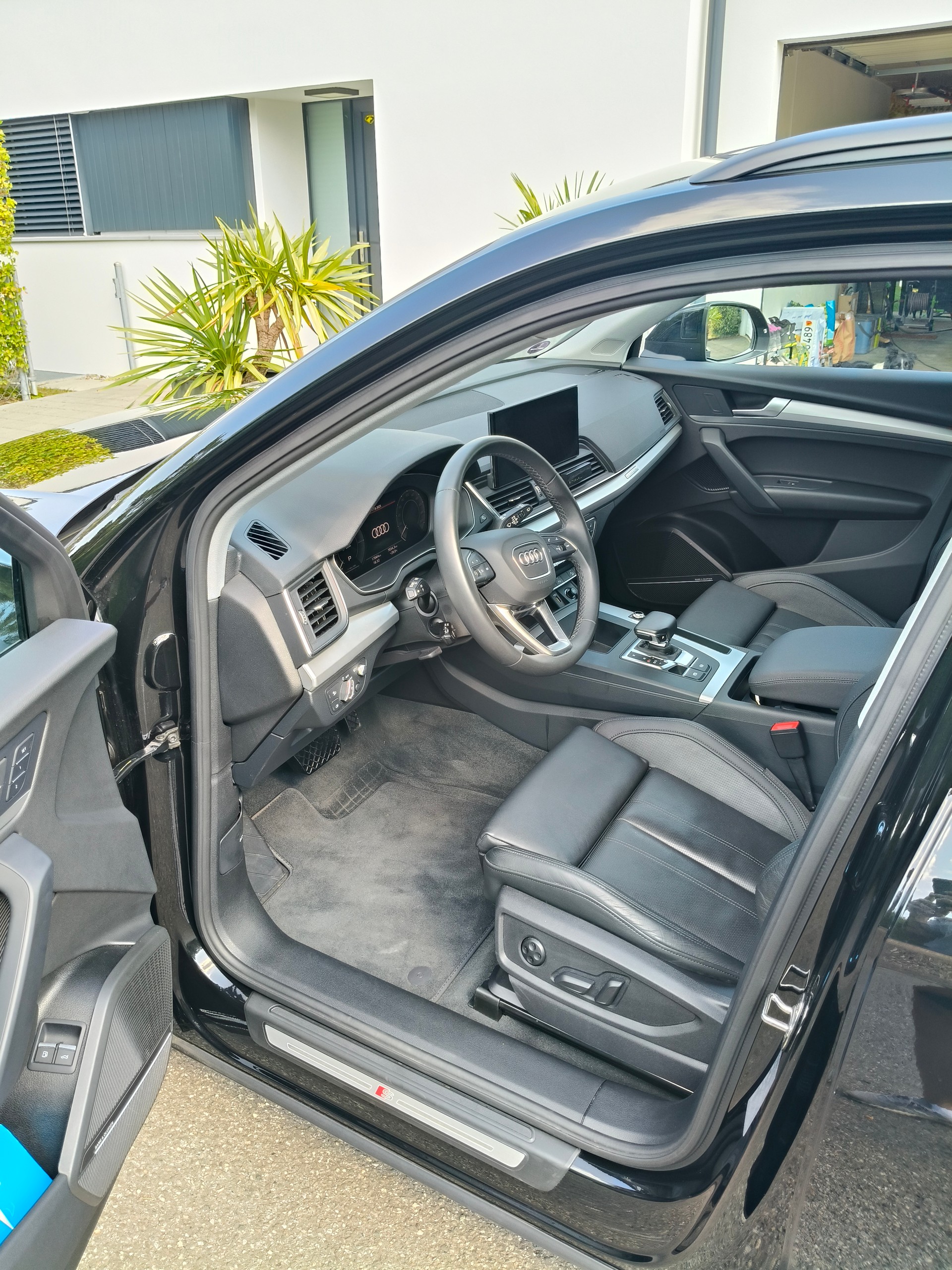 AUDI Q5 50 TFSI e PHEV S line quattro S-tronic-image-5