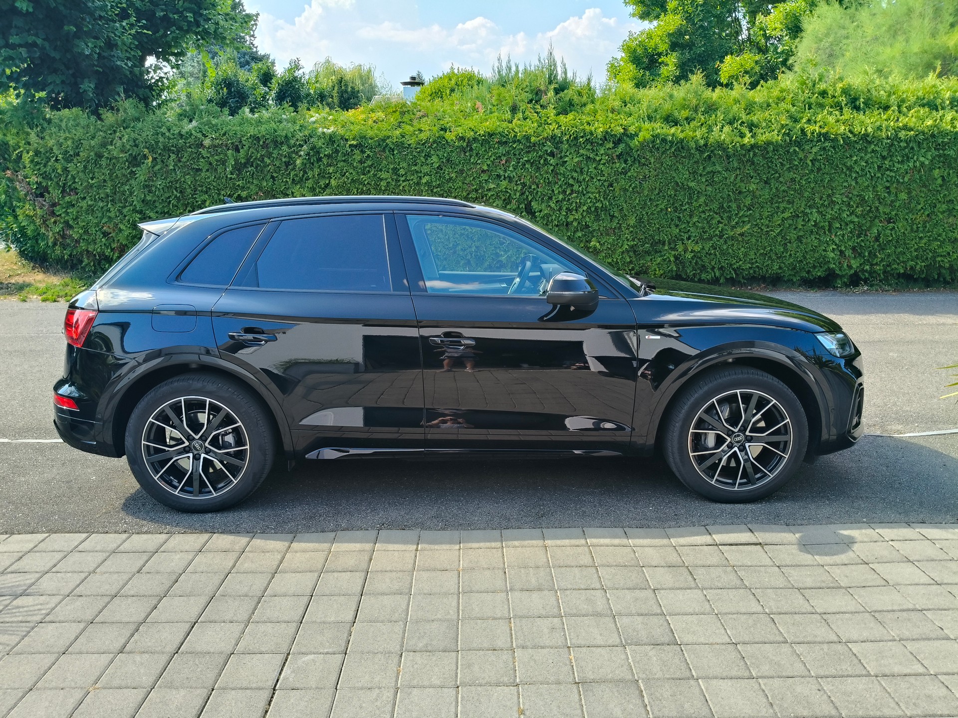 AUDI Q5 50 TFSI e PHEV S line quattro S-tronic-image-2