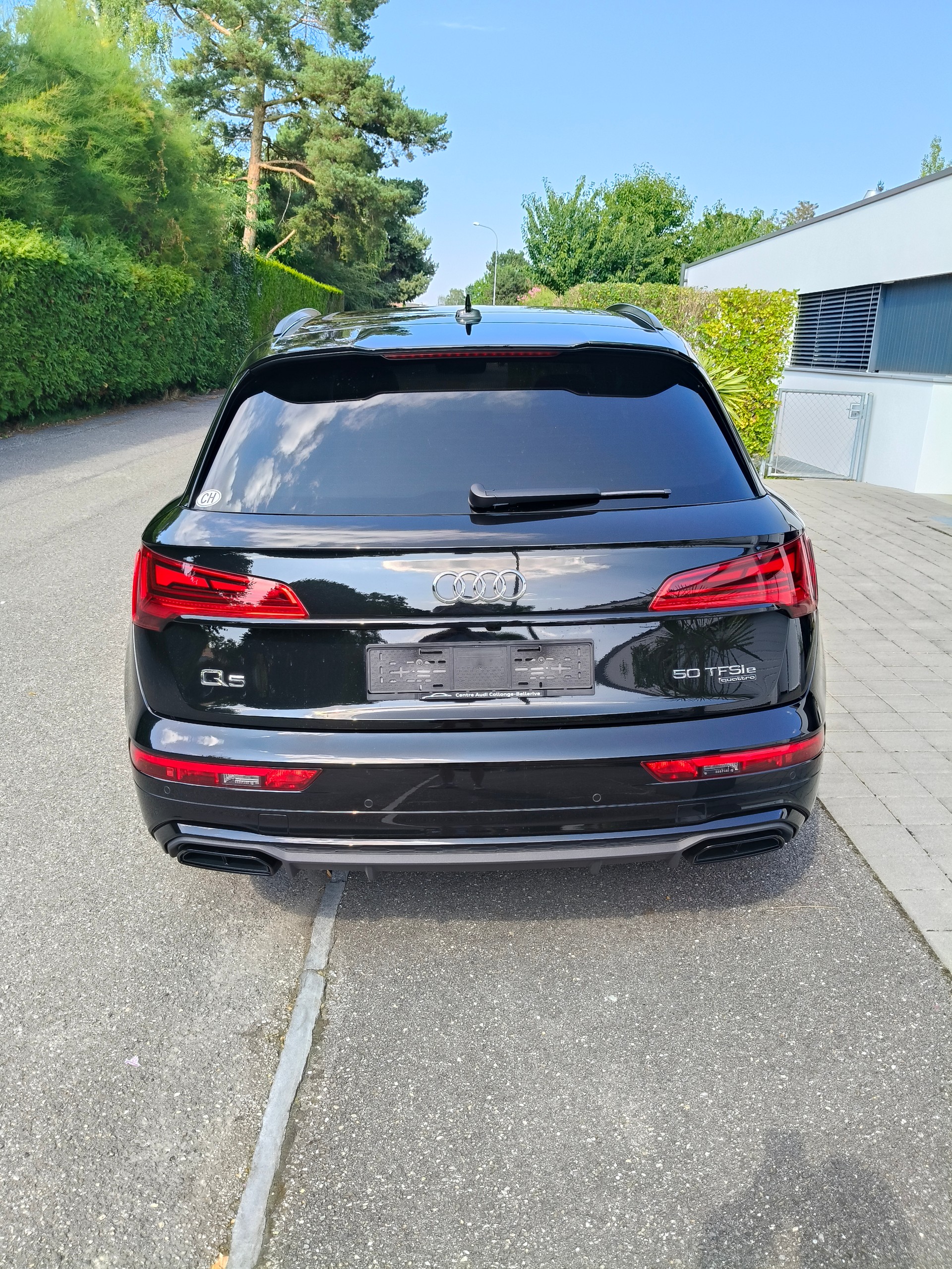 AUDI Q5 50 TFSI e PHEV S line quattro S-tronic-image-4