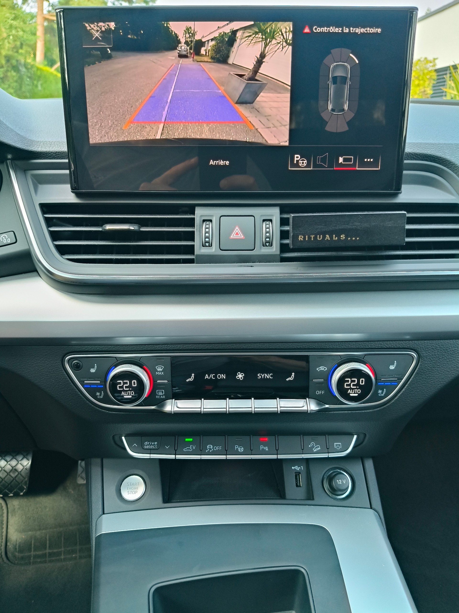 AUDI Q5 50 TFSI e PHEV S line quattro S-tronic-image-10