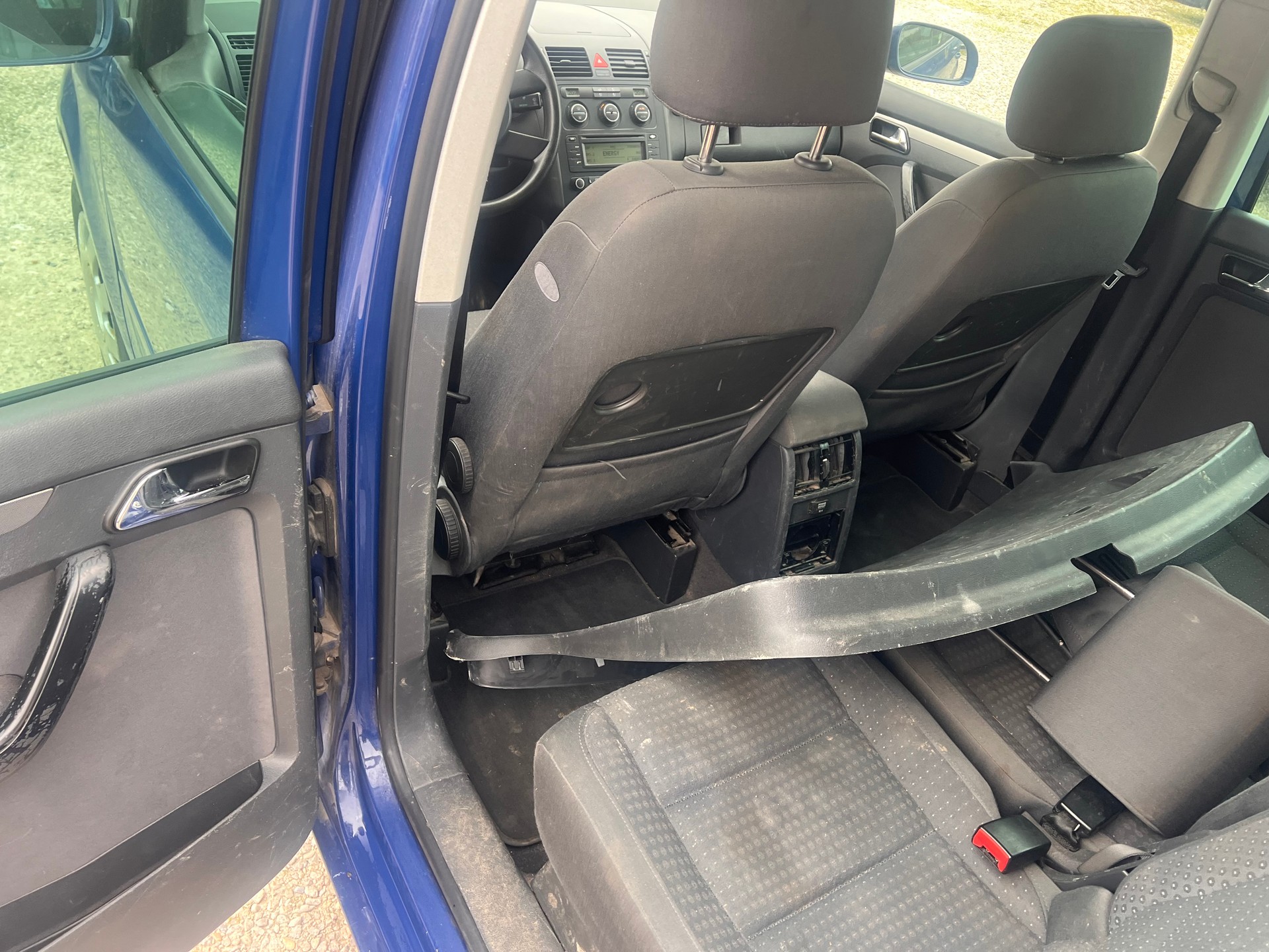 VW Touran 2.0 TDI Trendline-image-9