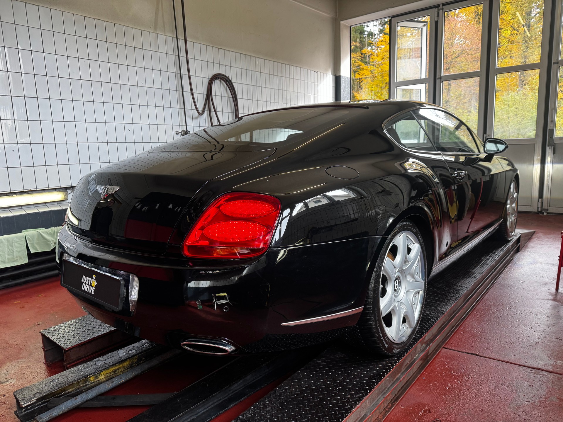 BENTLEY Continental GT 6.0-showroom-element-3