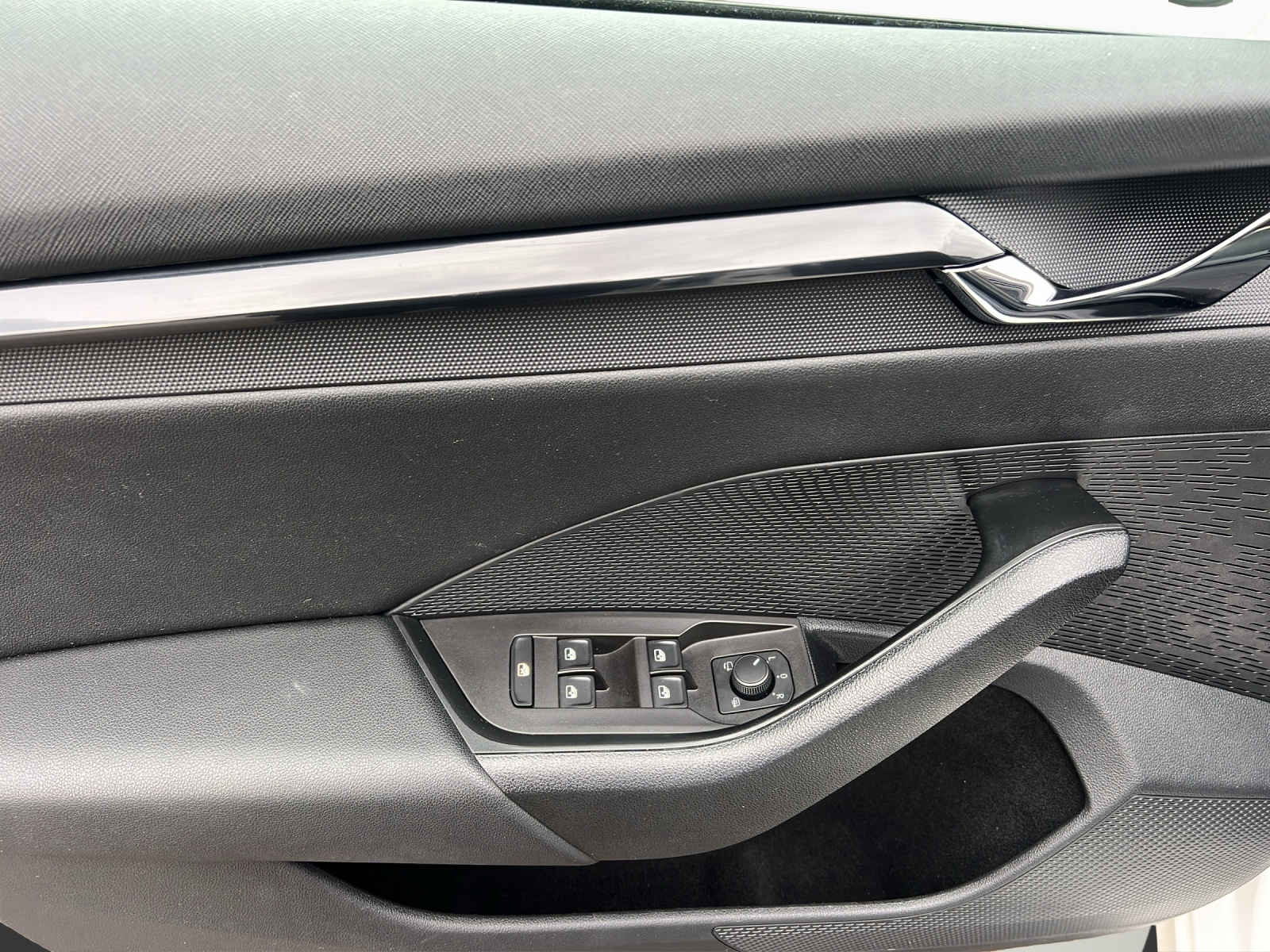 SKODA Octavia Combi 1.0 TSI mHEV DSG Ambition-image-9