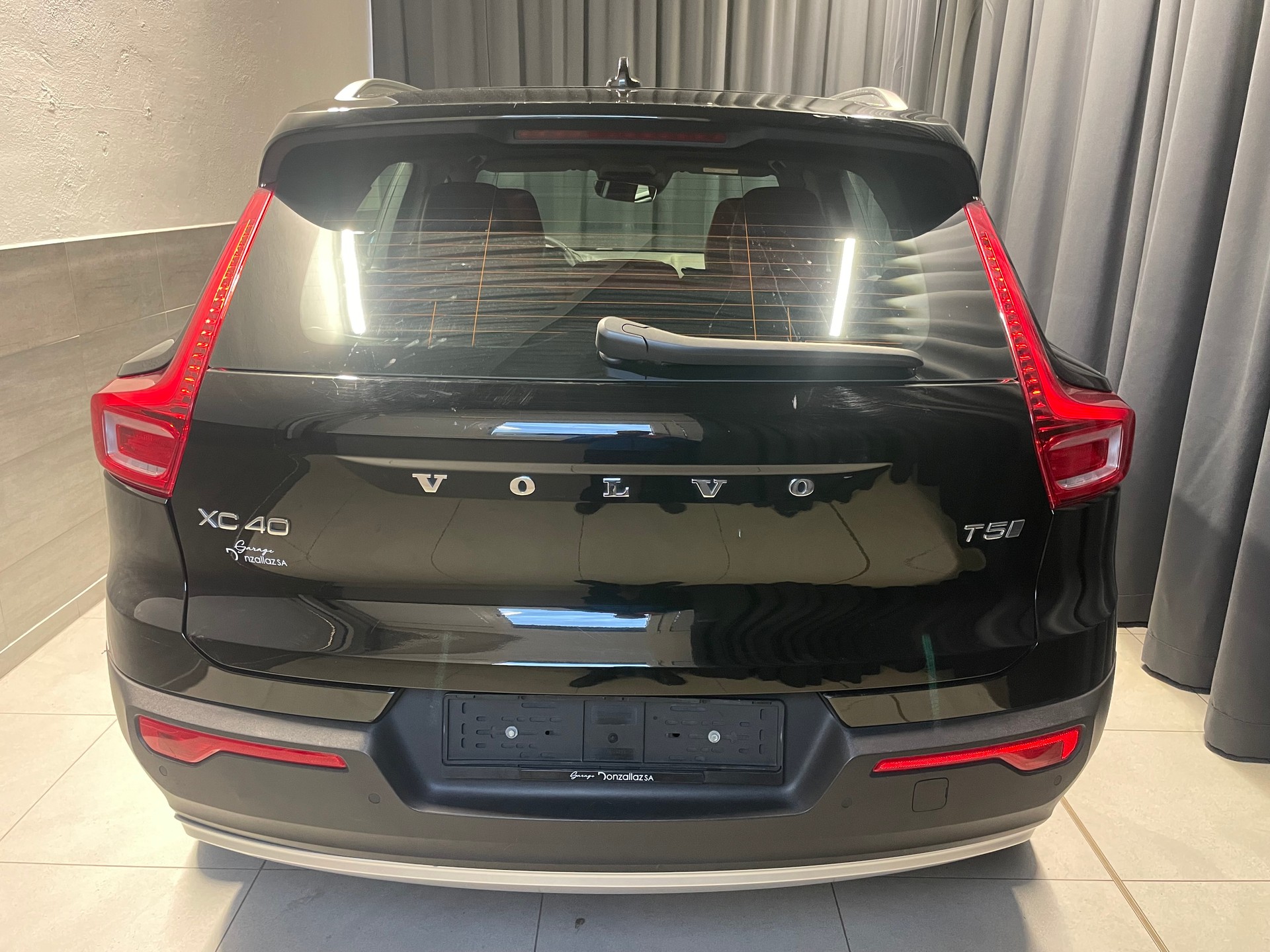 VOLVO XC40 T5 TwE Inscription Expression DCT(37)(M)-image-4