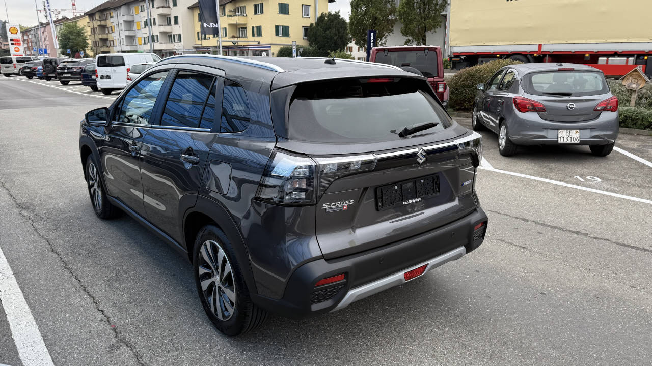 SUZUKI S-Cross 1.4 T Compact Top Hybrid 4x4-image-3