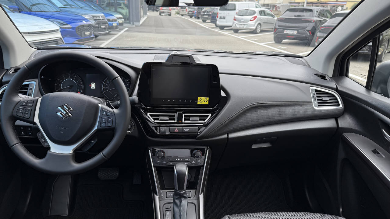 SUZUKI S-Cross 1.4 T Compact Top Hybrid 4x4-image-8