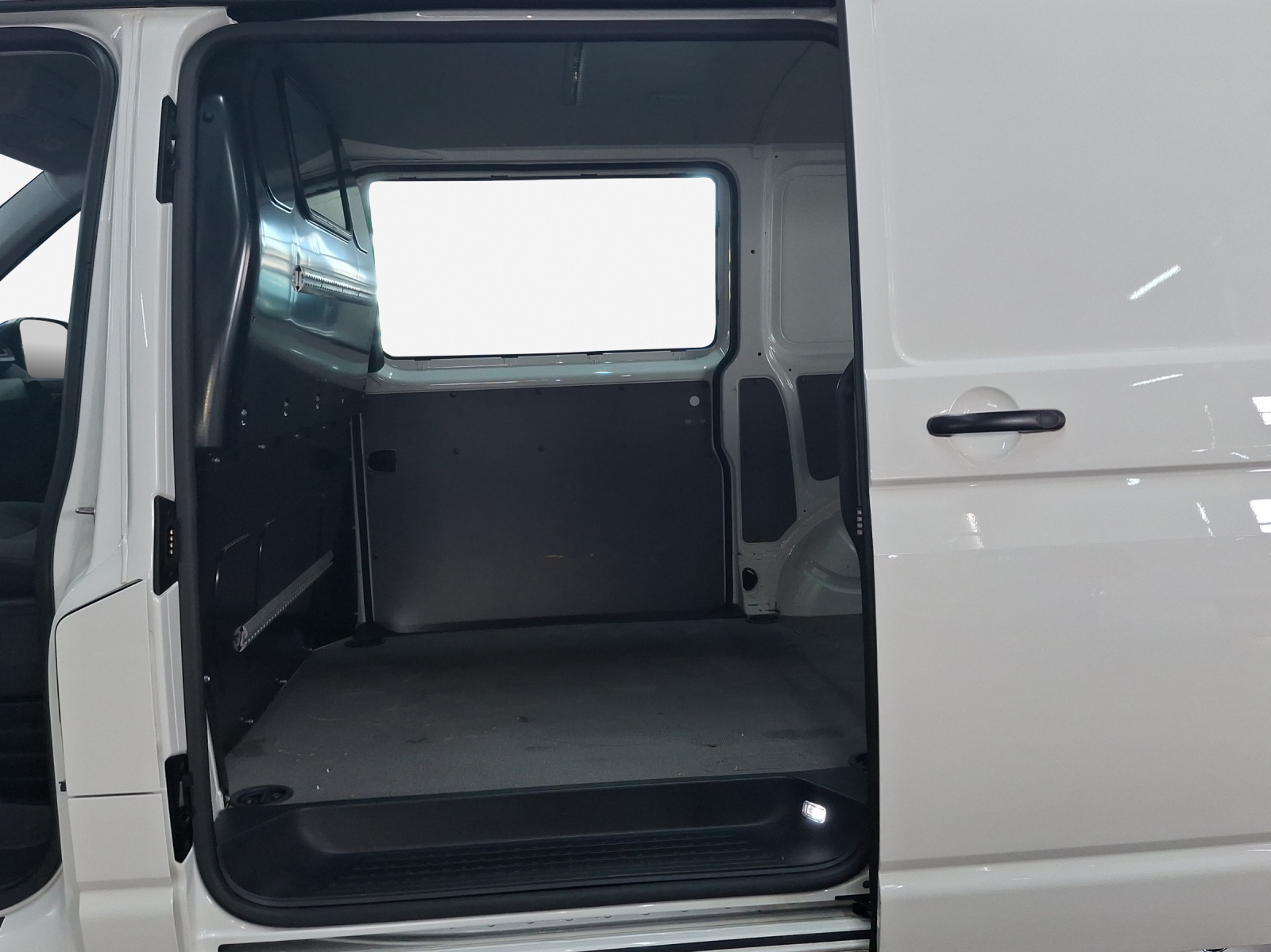 VW T6.1 2.0 TDI 4Motion-image-11