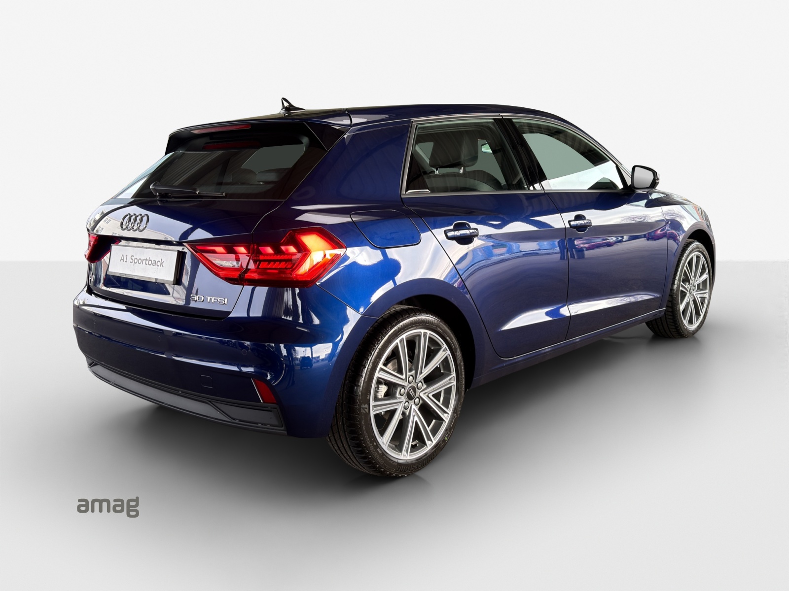 AUDI A1 Sportback 30 TFSI Attraction S-tronic-image-4