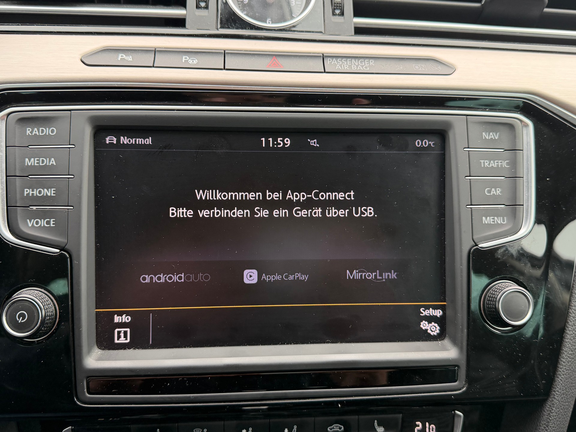 VW Passat Variant 2.0 TDI BMT Highline DSG-image-23
