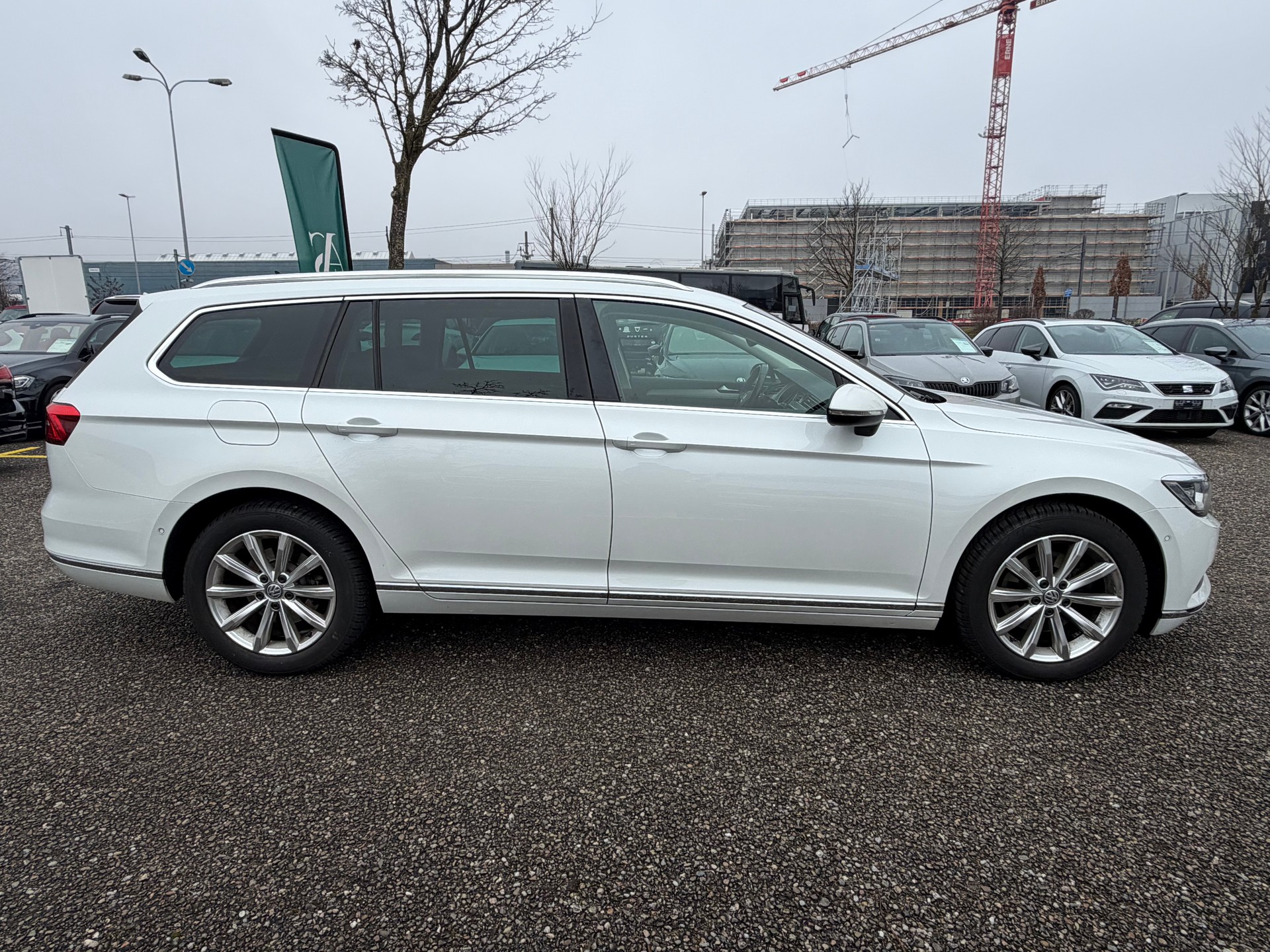 VW Passat Variant 2.0 TDI BMT Highline DSG-image-3