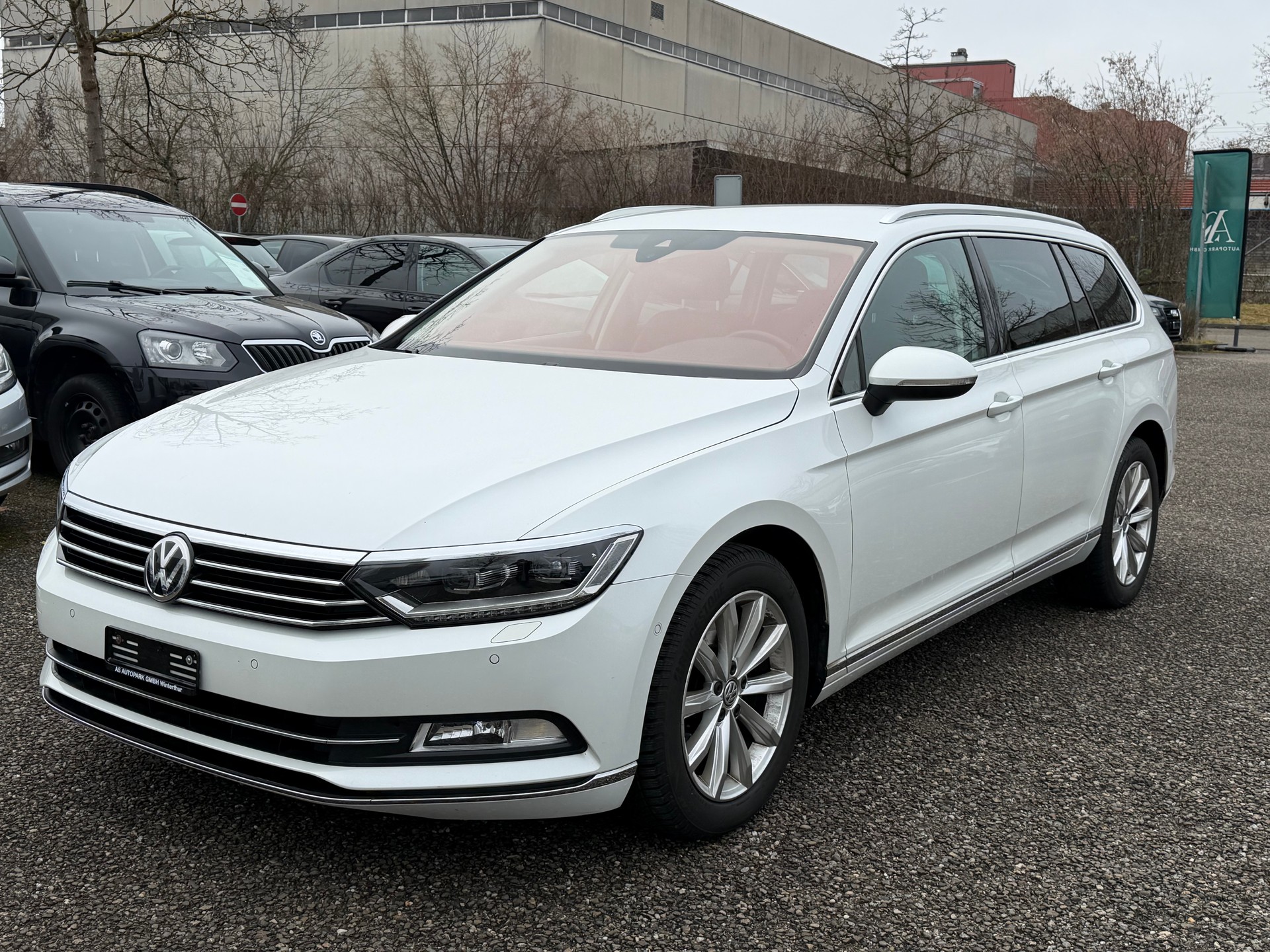 VW Passat Variant 2.0 TDI BMT Highline DSG-image-0