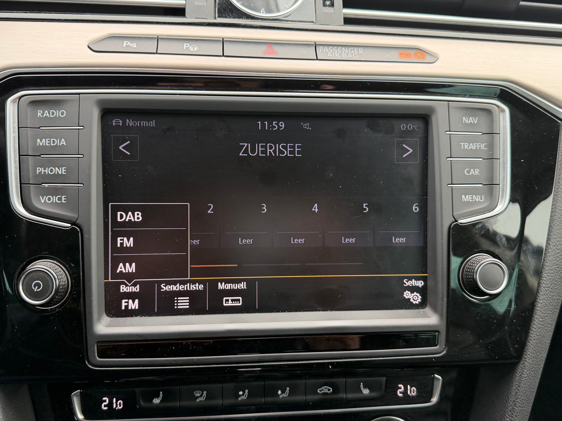 VW Passat Variant 2.0 TDI BMT Highline DSG-image-21