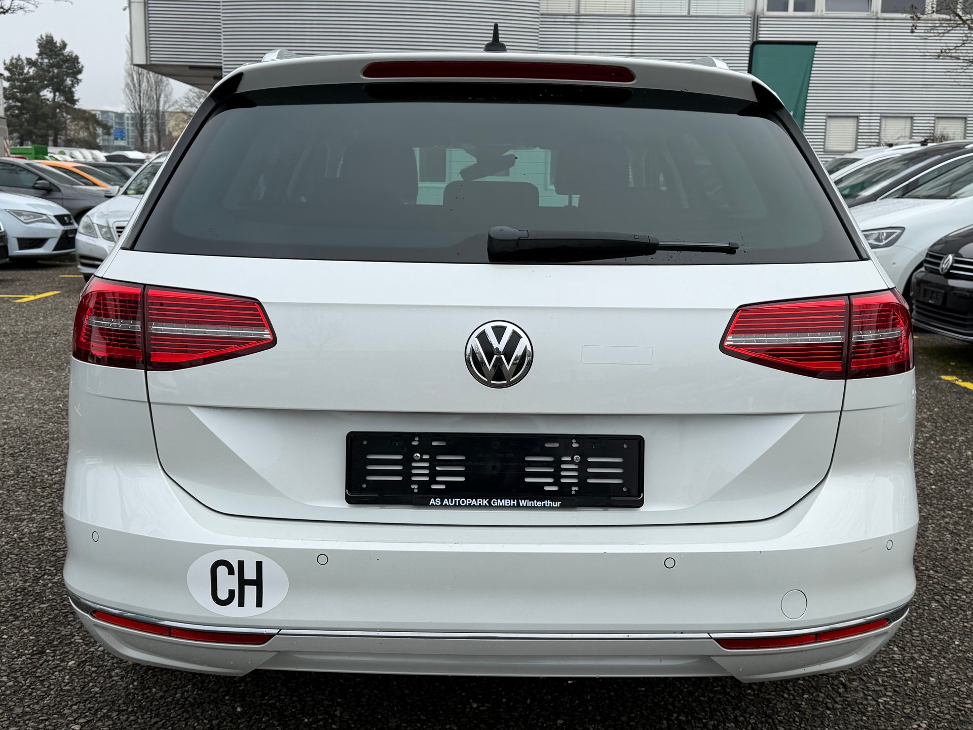 VW Passat Variant 2.0 TDI BMT Highline DSG-image-5