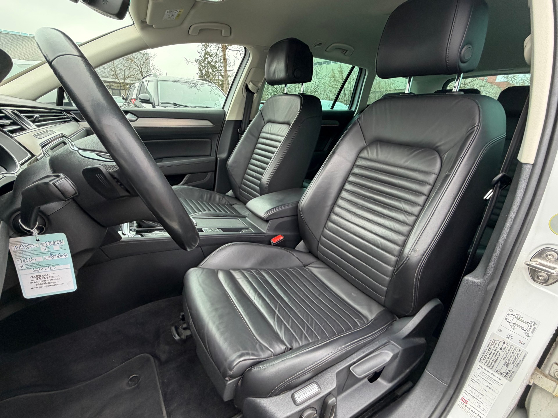 VW Passat Variant 2.0 TDI BMT Highline DSG-image-8