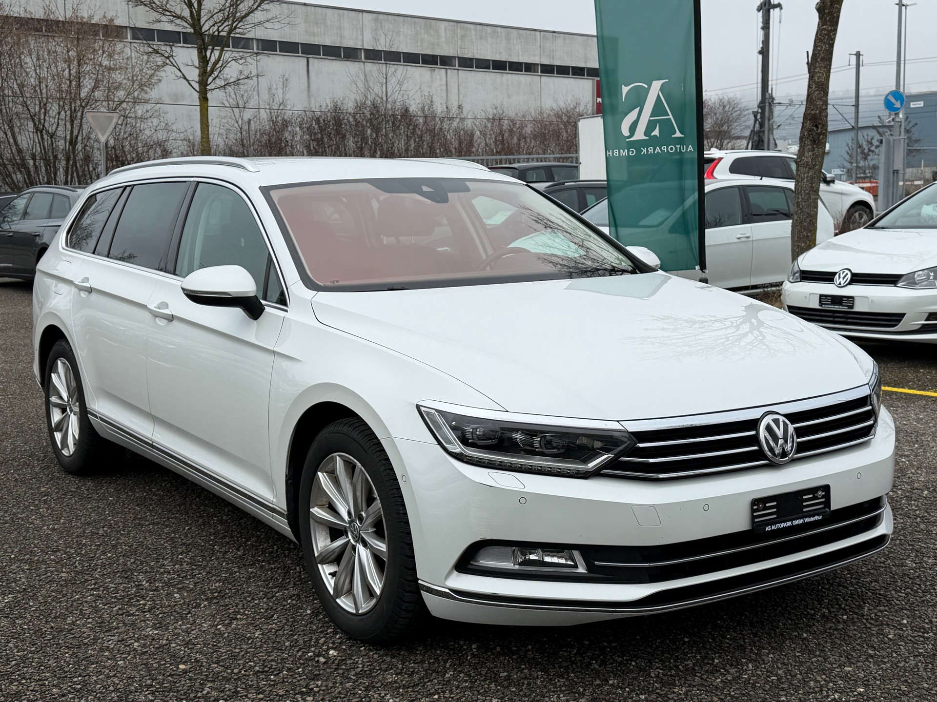 VW Passat Variant 2.0 TDI BMT Highline DSG-image-2