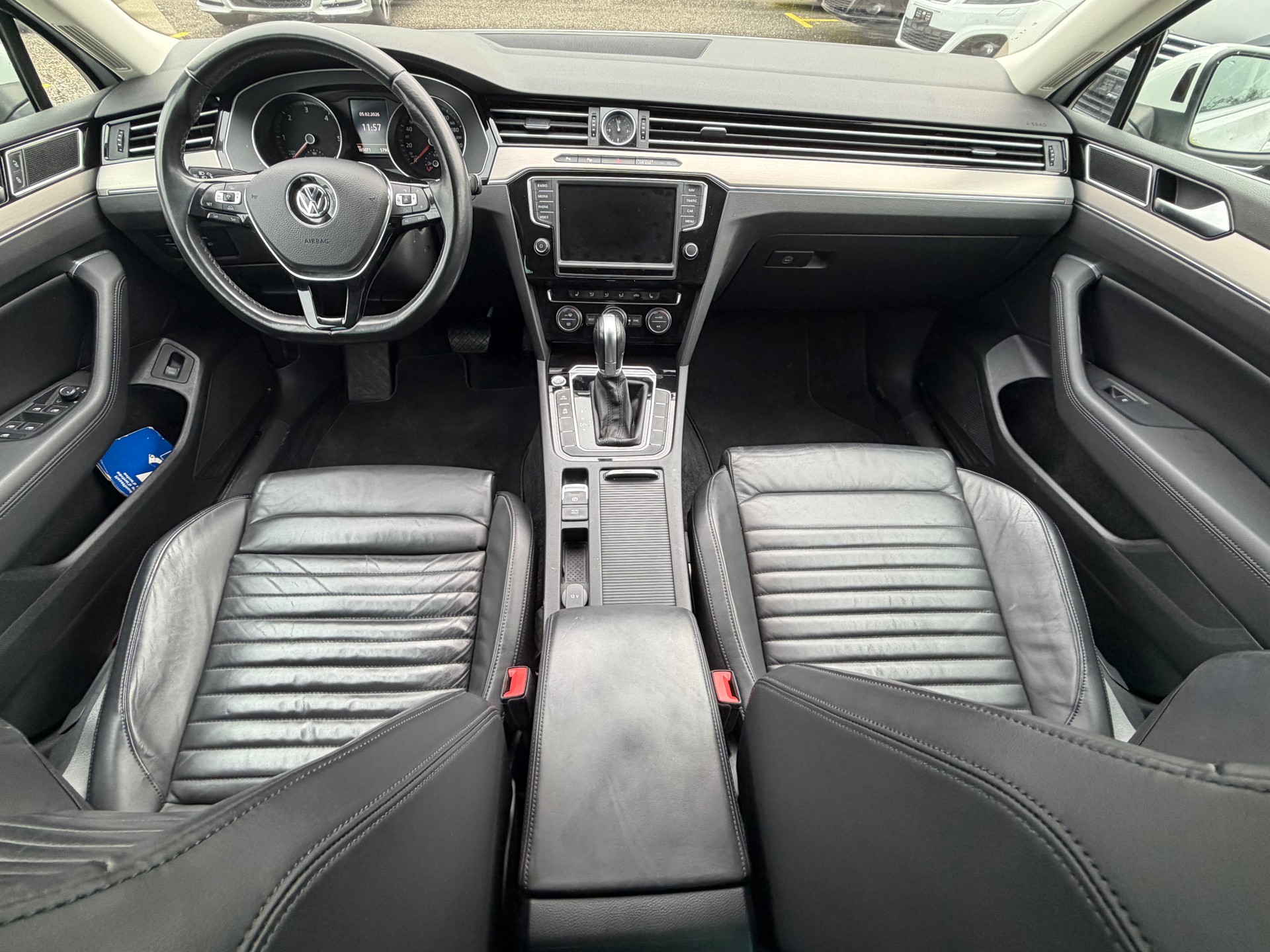 VW Passat Variant 2.0 TDI BMT Highline DSG-image-10
