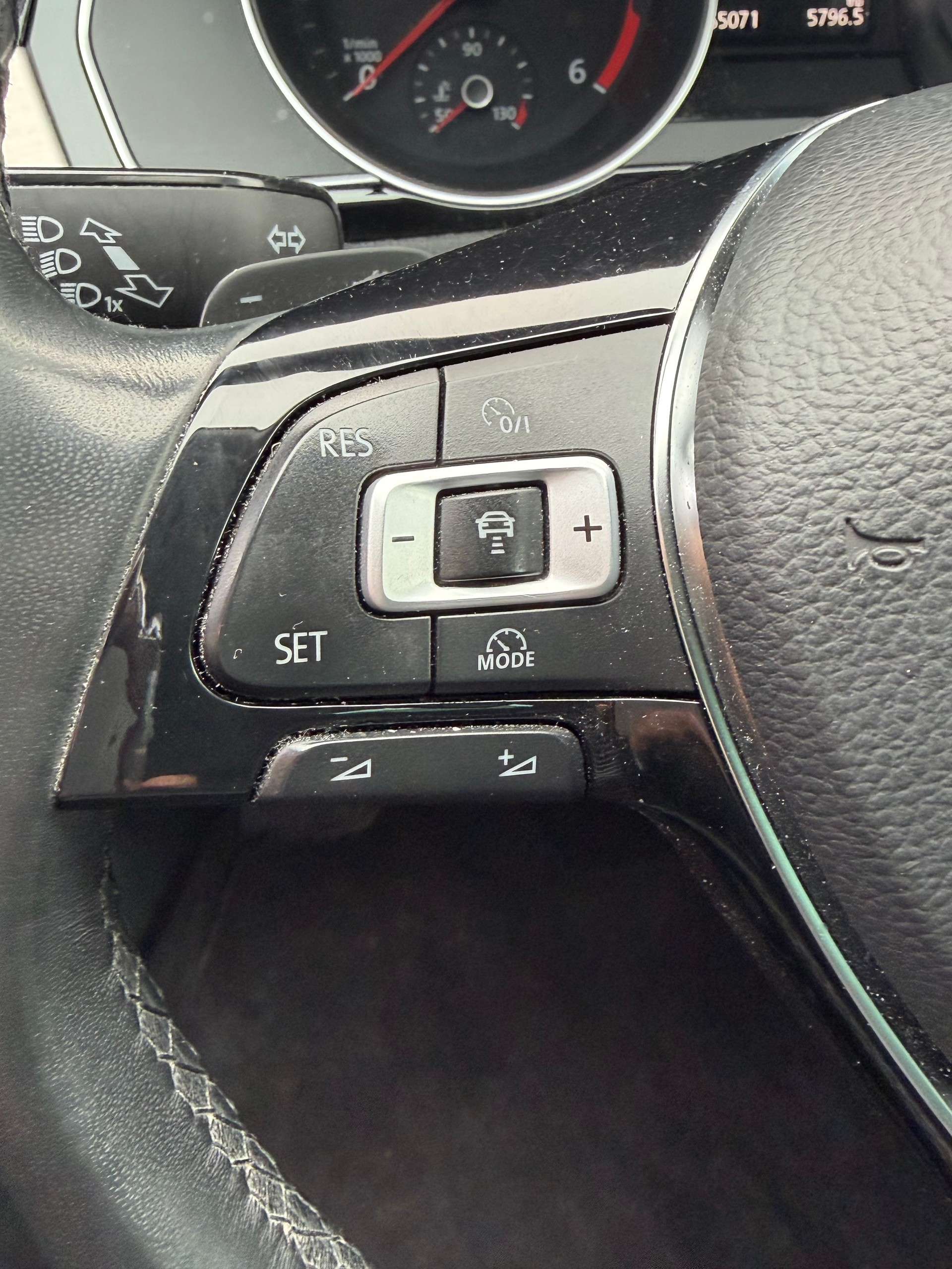 VW Passat Variant 2.0 TDI BMT Highline DSG-image-12