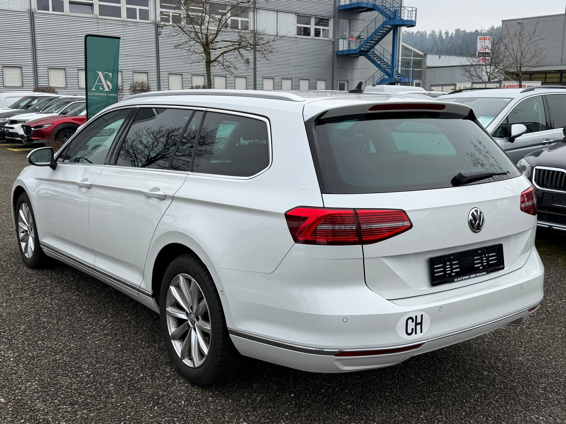 VW Passat Variant 2.0 TDI BMT Highline DSG-image-6