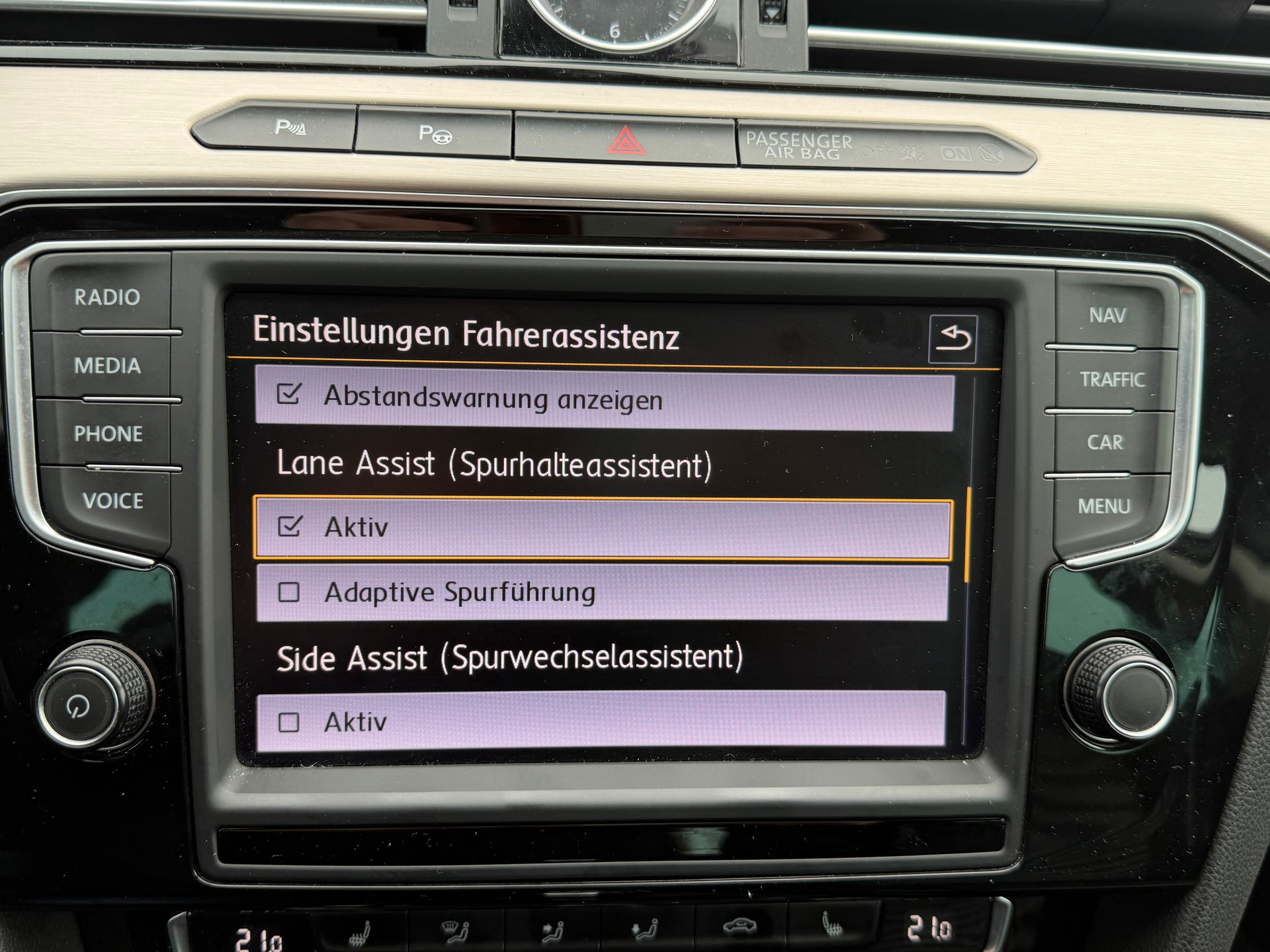 VW Passat Variant 2.0 TDI BMT Highline DSG-image-25