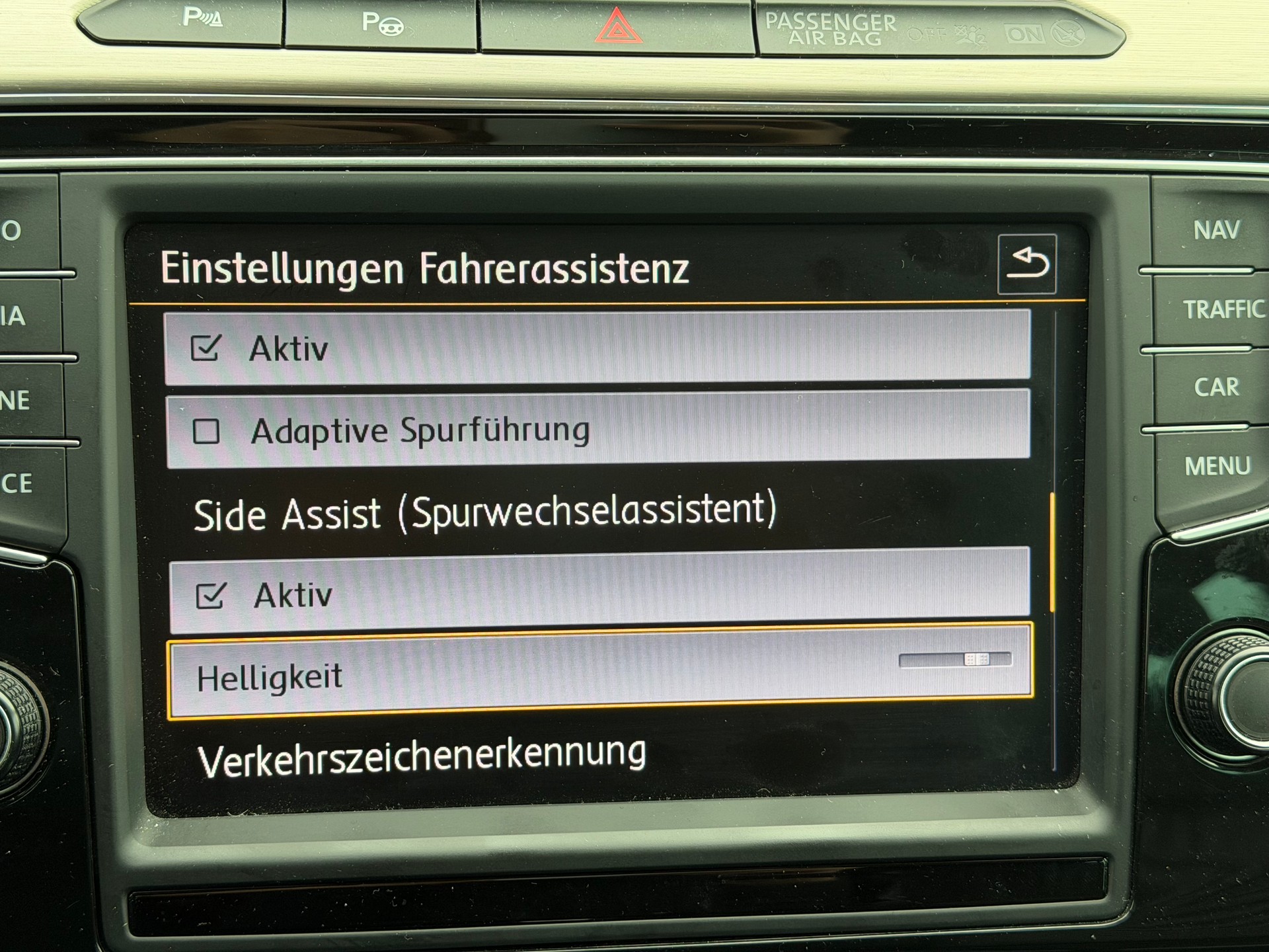 VW Passat Variant 2.0 TDI BMT Highline DSG-image-26