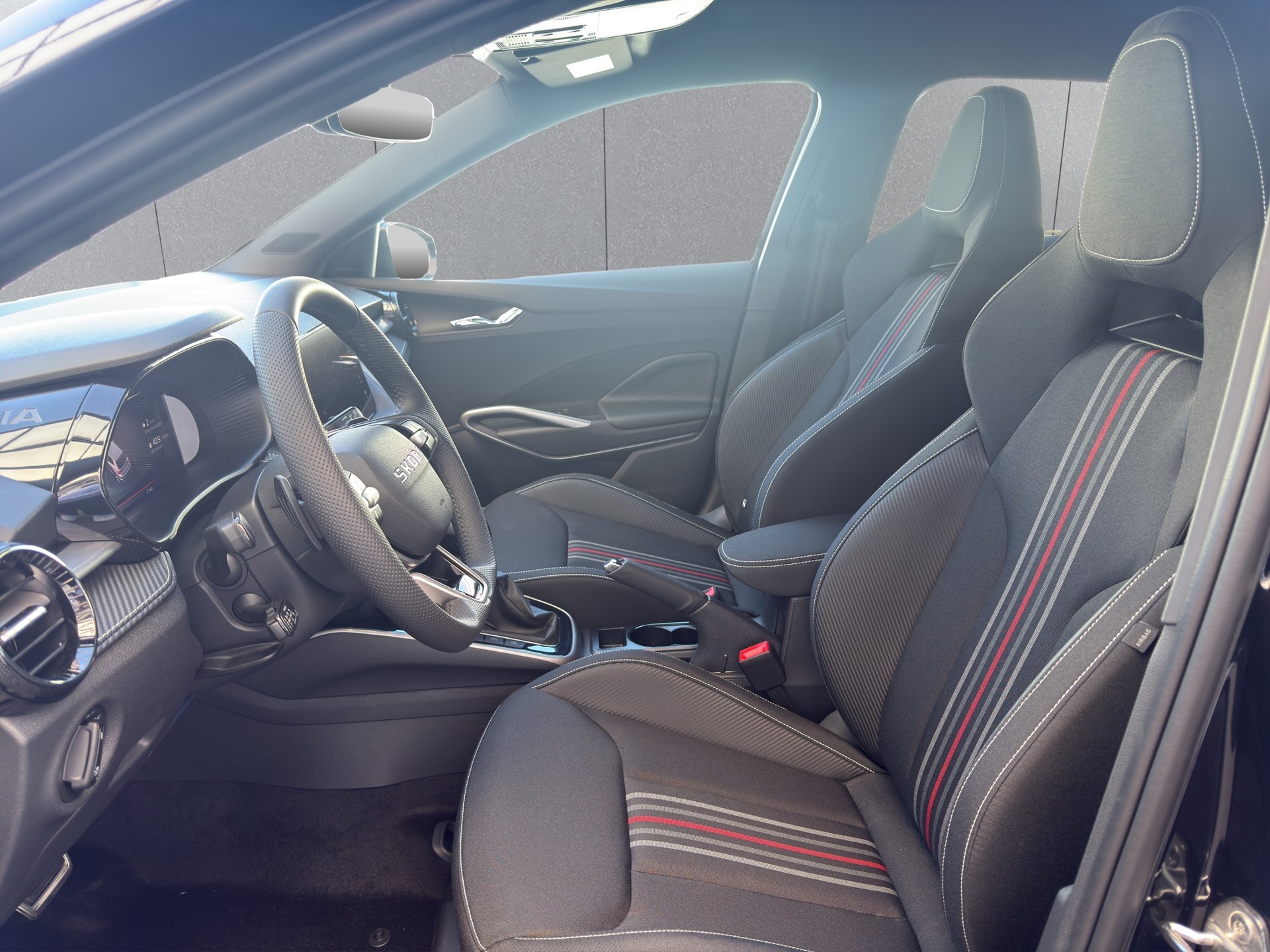 SKODA Fabia 1.5 TSI 130 DSG-image-10