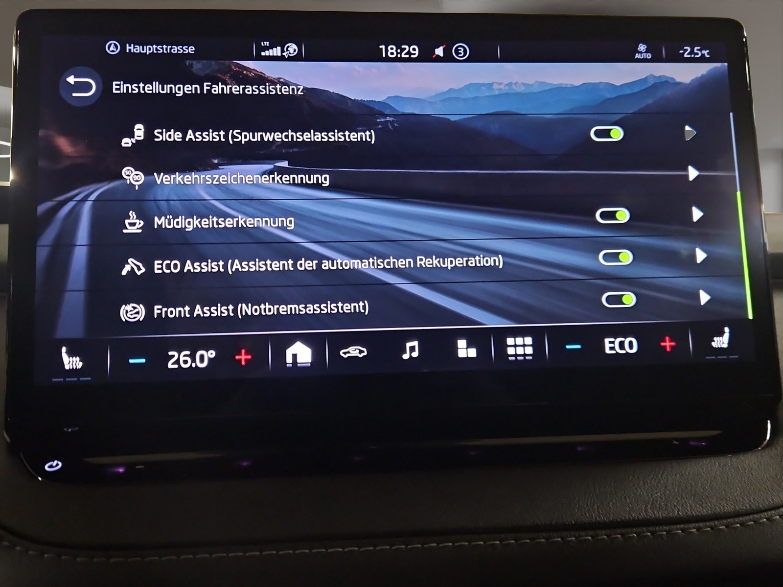 SKODA Enyaq iV 80x SportLine-image-17