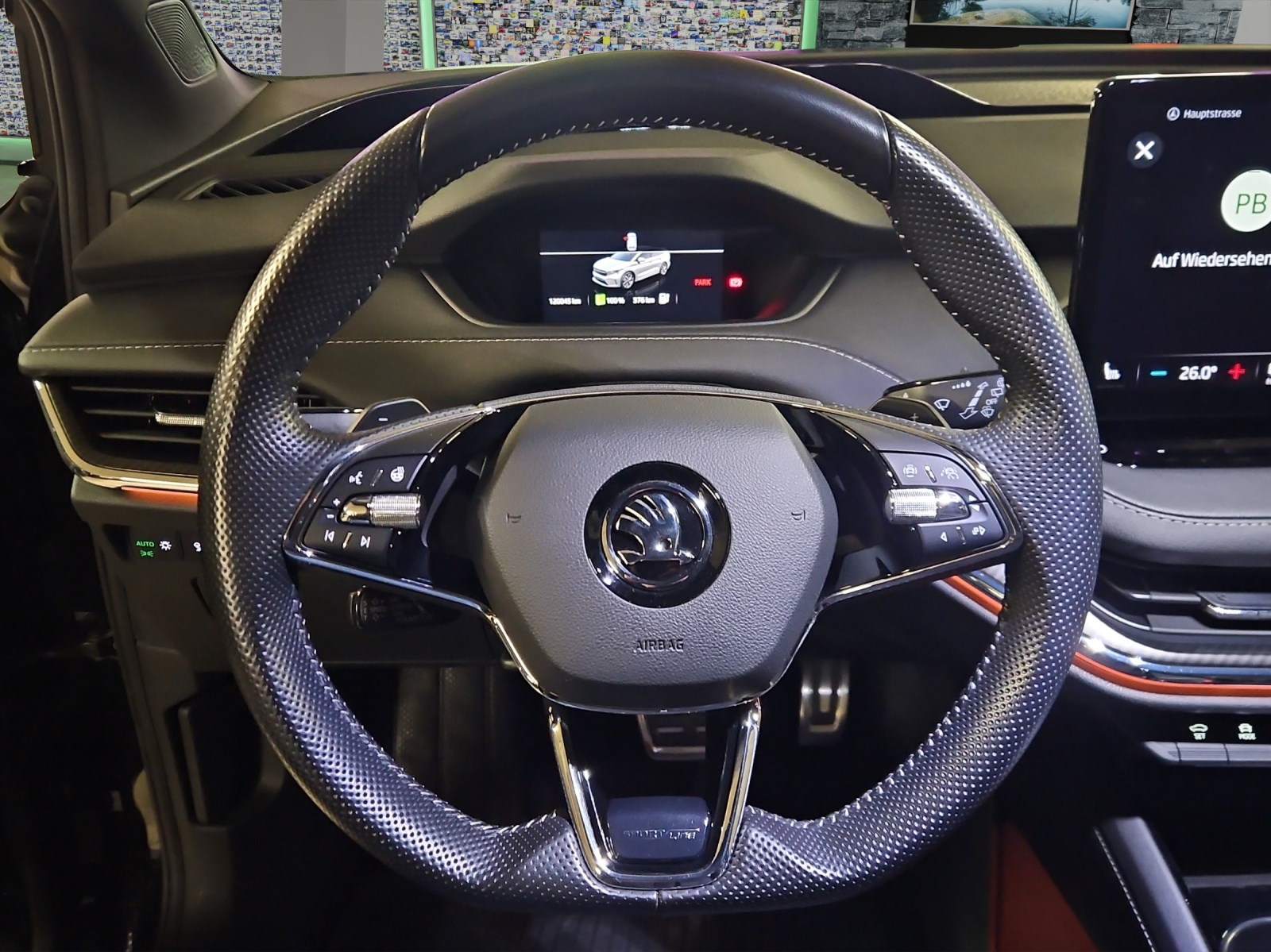 SKODA Enyaq iV 80x SportLine-image-11