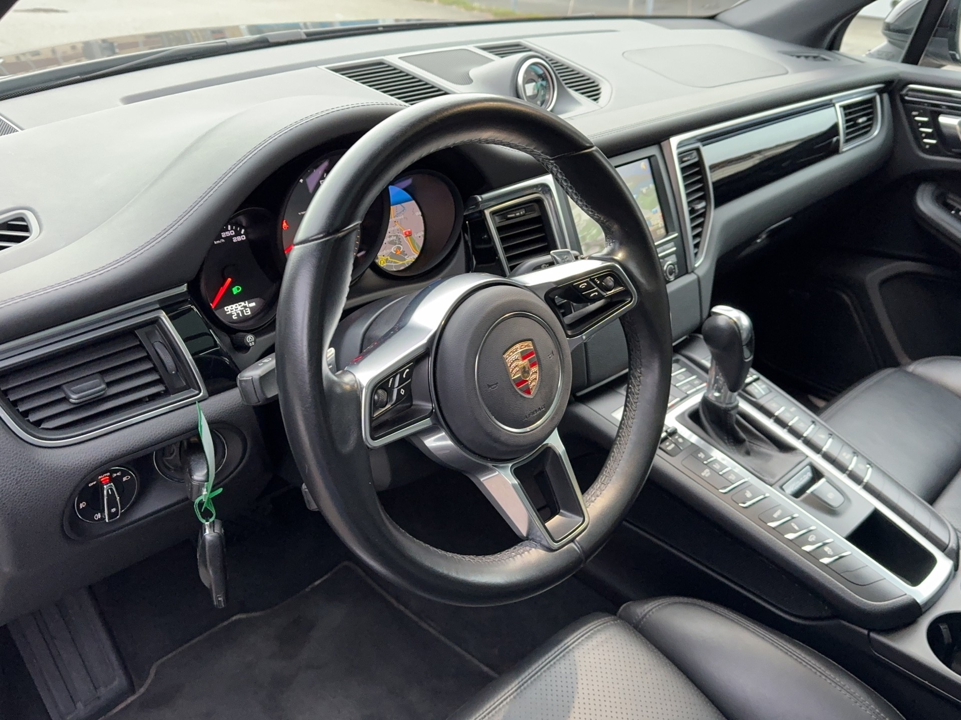 PORSCHE Macan S PDK-image-9