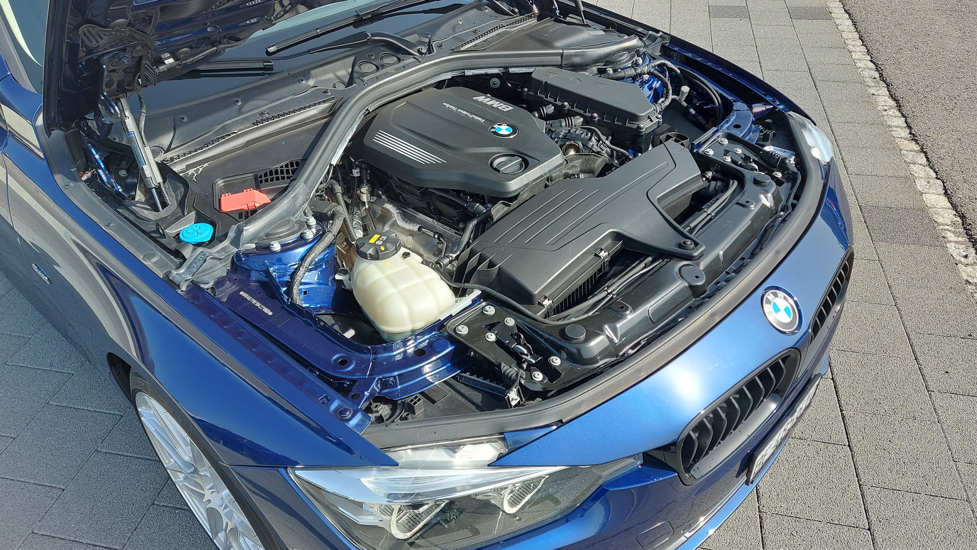 BMW 320d xDrive Touring Sport Line Steptronic-image-7