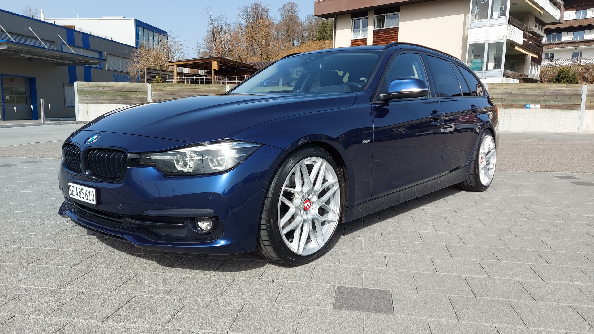 BMW 320d xDrive Touring Sport Line Steptronic-image-3