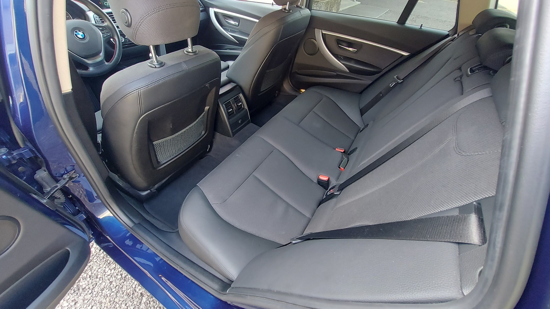 BMW 320d xDrive Touring Sport Line Steptronic-image-10
