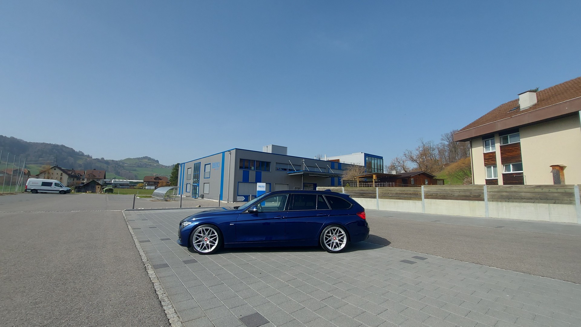 BMW 320d xDrive Touring Sport Line Steptronic-image-5
