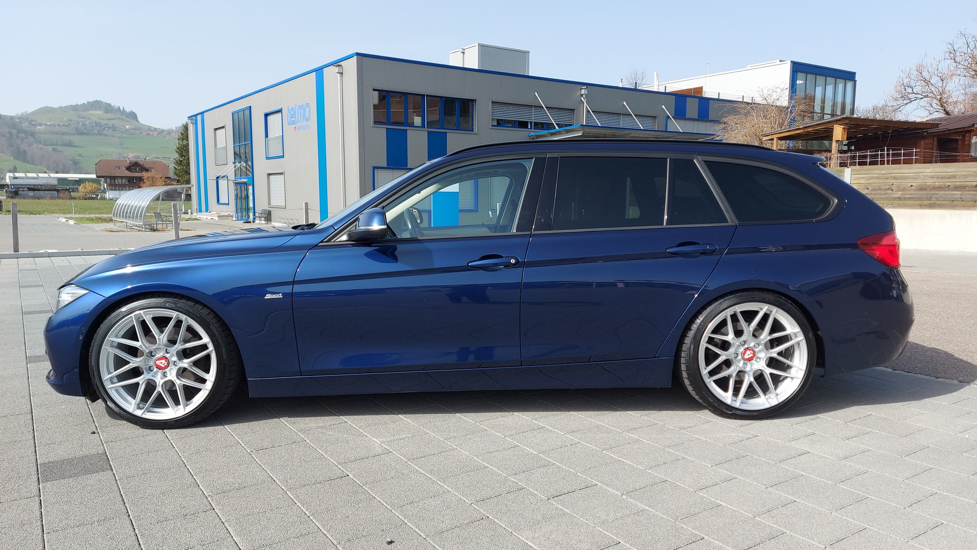 BMW 320d xDrive Touring Sport Line Steptronic-image-6