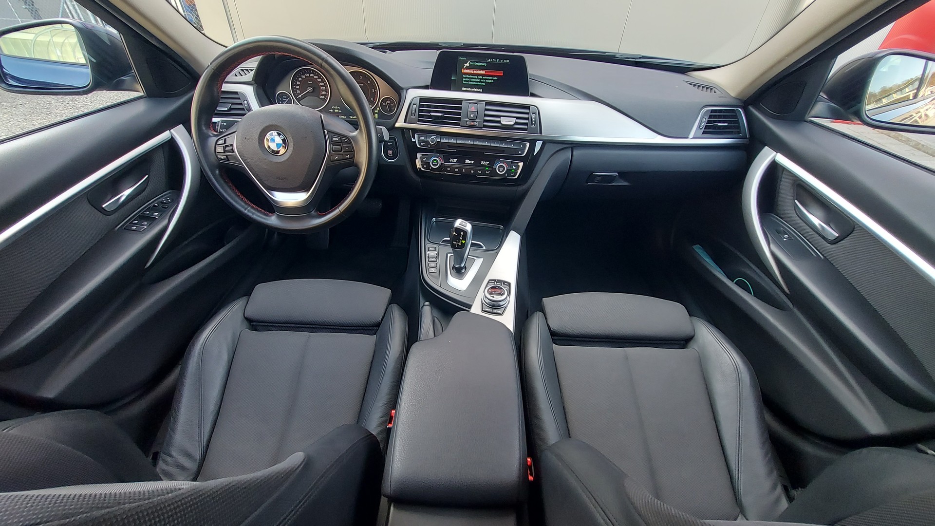BMW 320d xDrive Touring Sport Line Steptronic-image-9