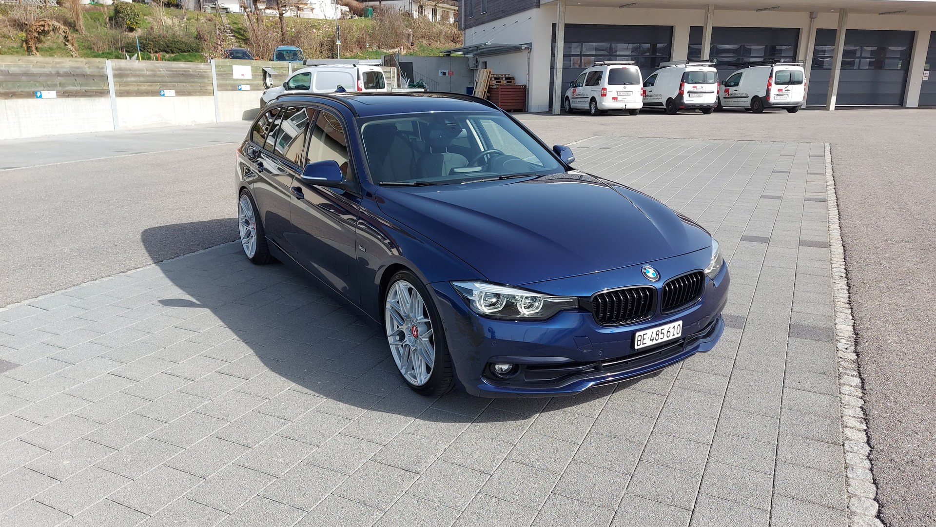 BMW 320d xDrive Touring Sport Line Steptronic-image-2