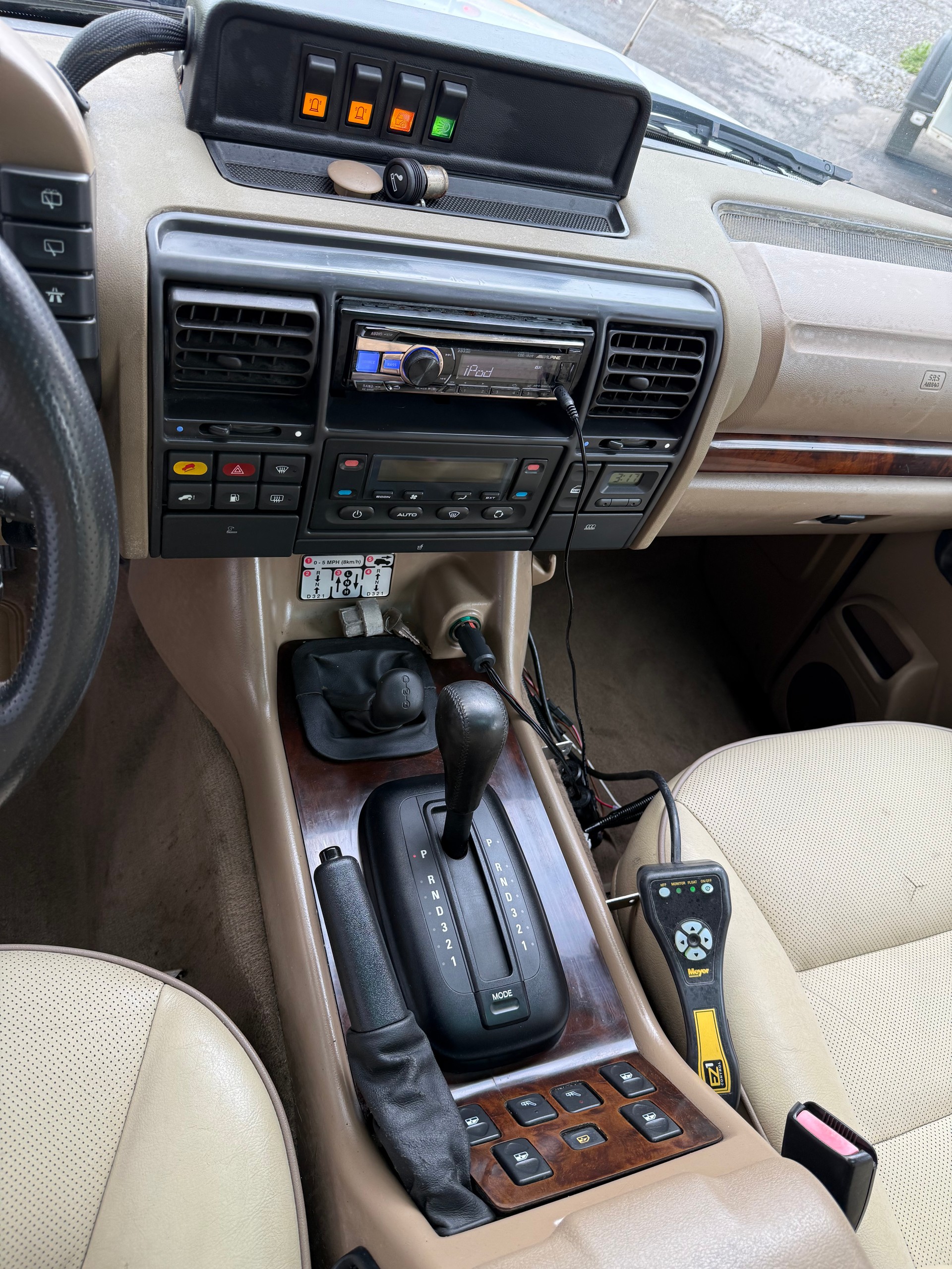 LAND ROVER Discovery 4.0 ES-image-10