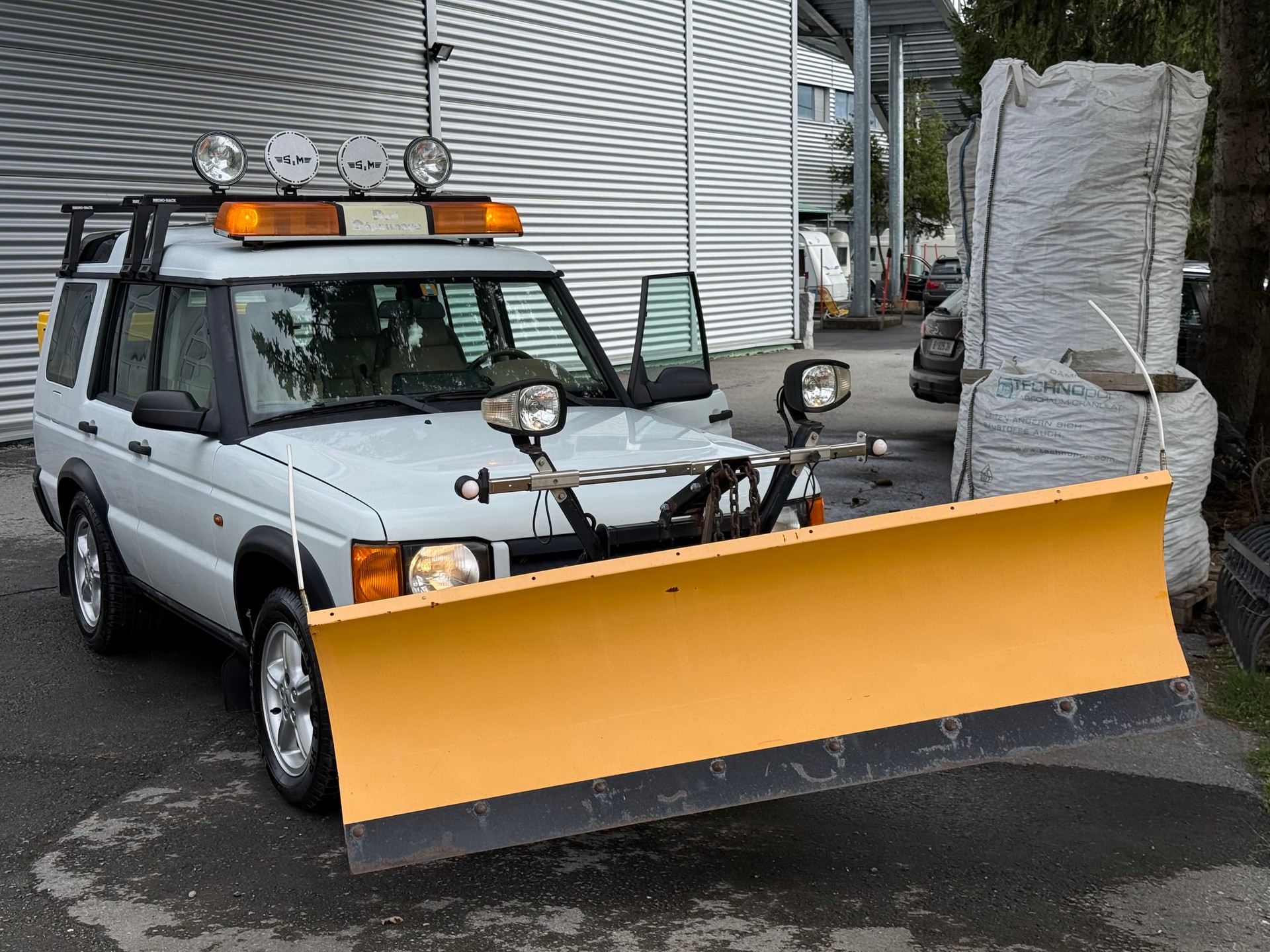 LAND ROVER Discovery 4.0 ES-image-7