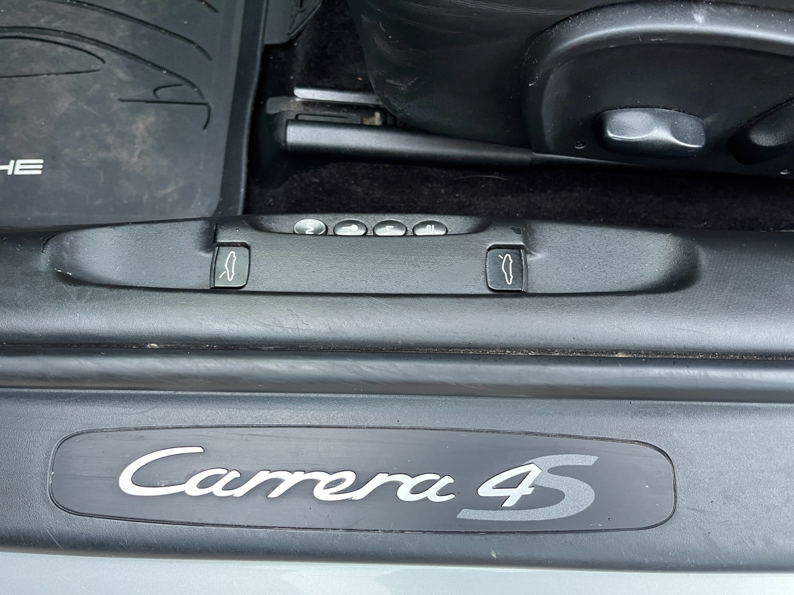 PORSCHE 911 Carrera 4S *Service frisch gemacht*-image-12