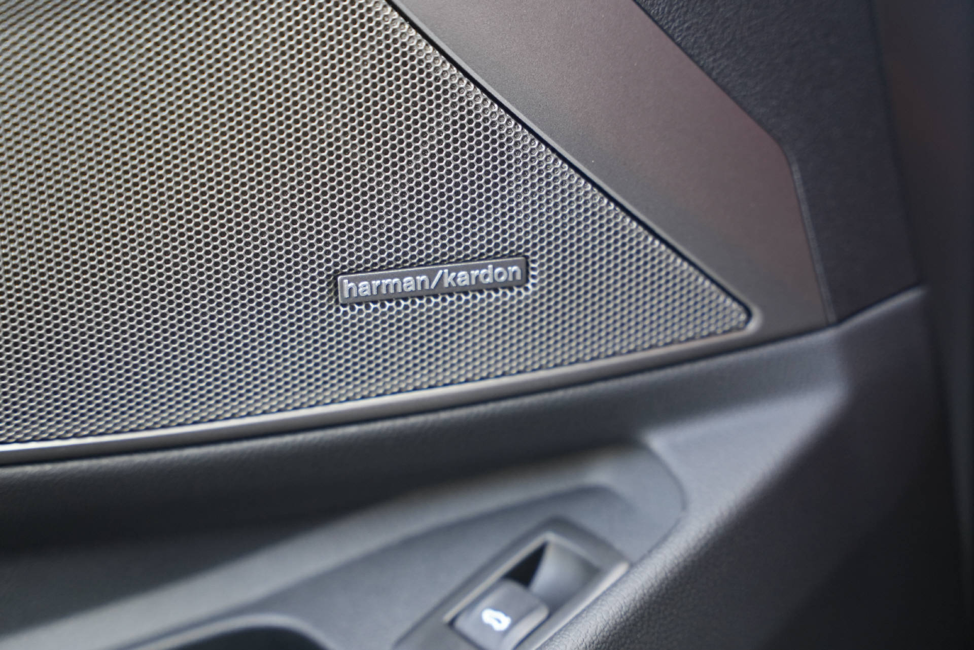 BMW M3 Touring xDrive Competition M LCI Frozen Pure Grey-image-15