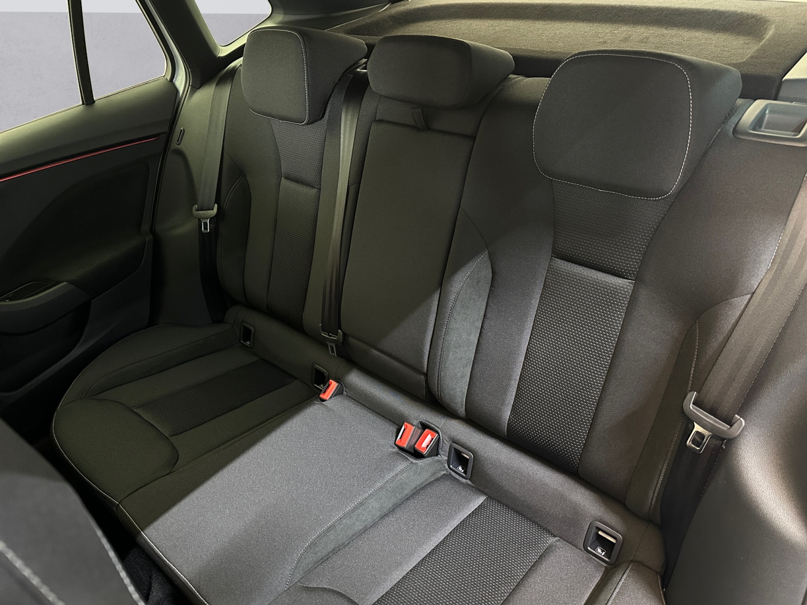 SKODA Kamiq 1.0 TSI Dynamic DSG-image-13