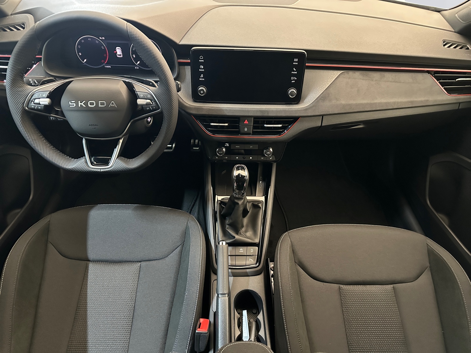 SKODA Kamiq 1.0 TSI Dynamic DSG-image-9