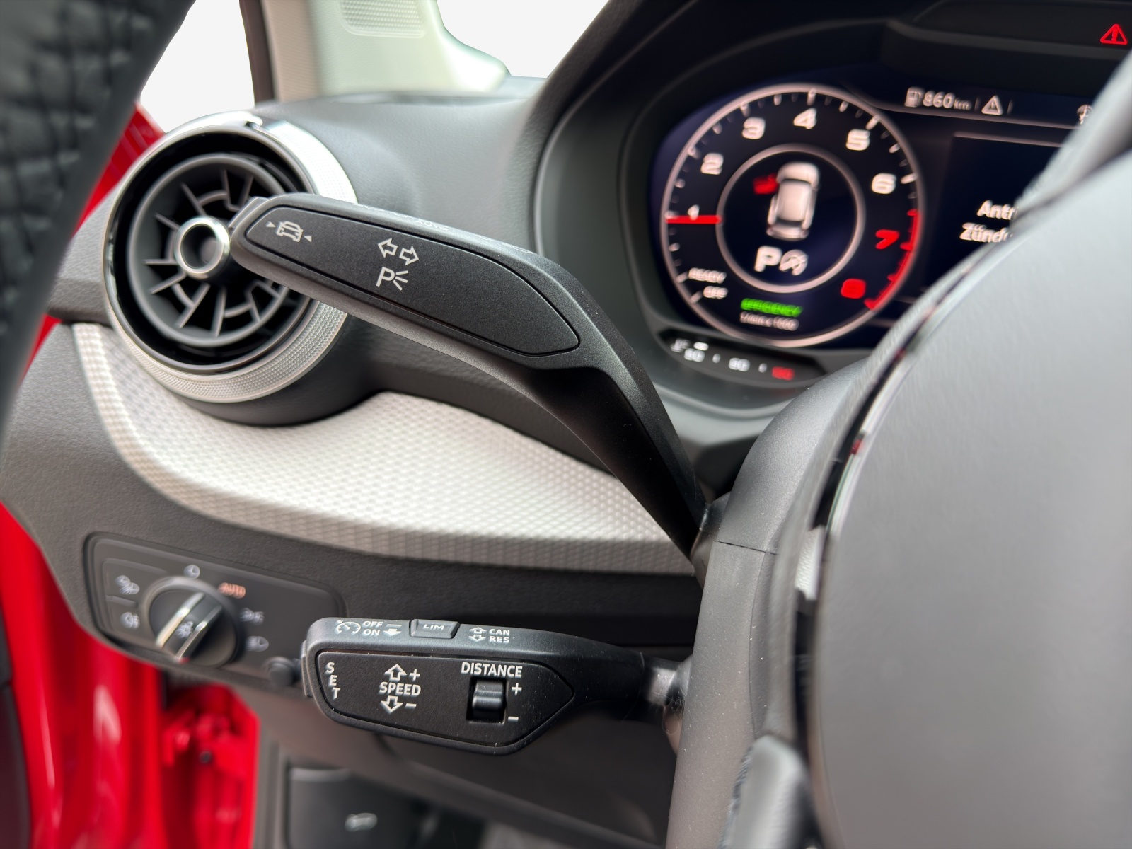 AUDI Q2 35 TFSI S line S-tronic-image-14