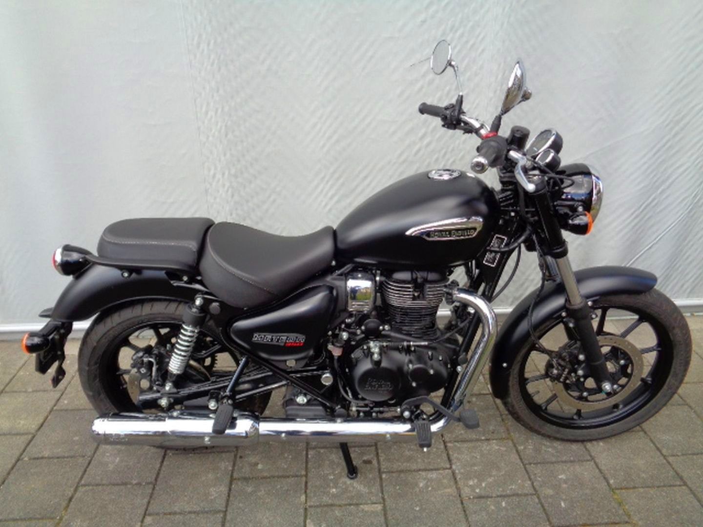 ROYAL ENFIELD METEOR STELLAR 350 E5-showroom-element-3