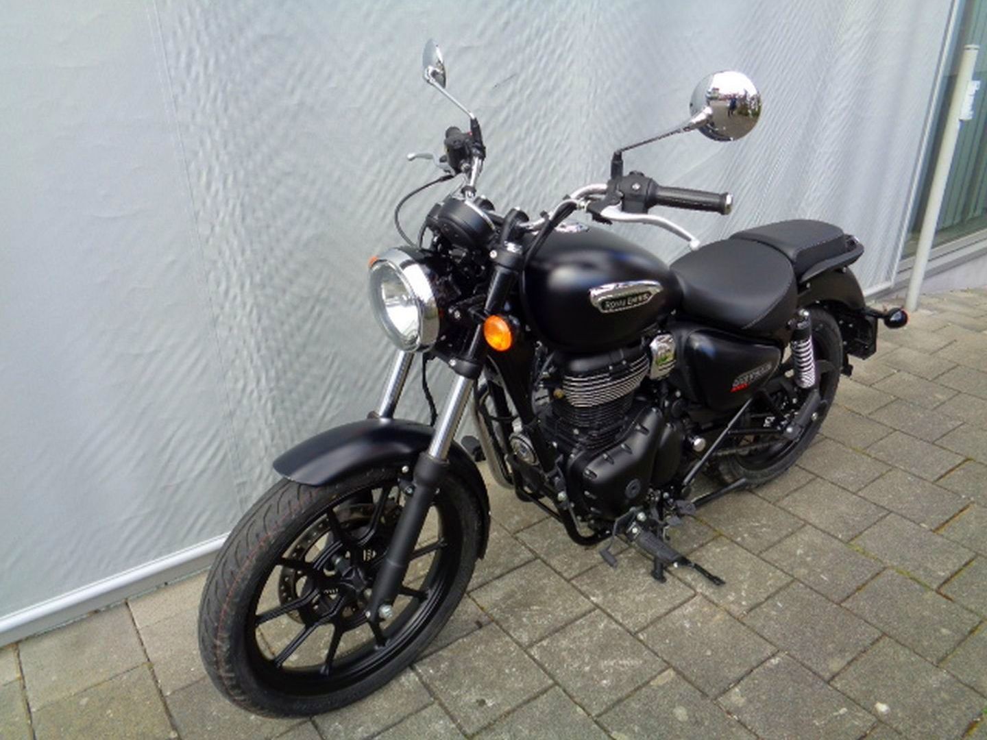 ROYAL ENFIELD METEOR STELLAR 350 E5-showroom-element-1