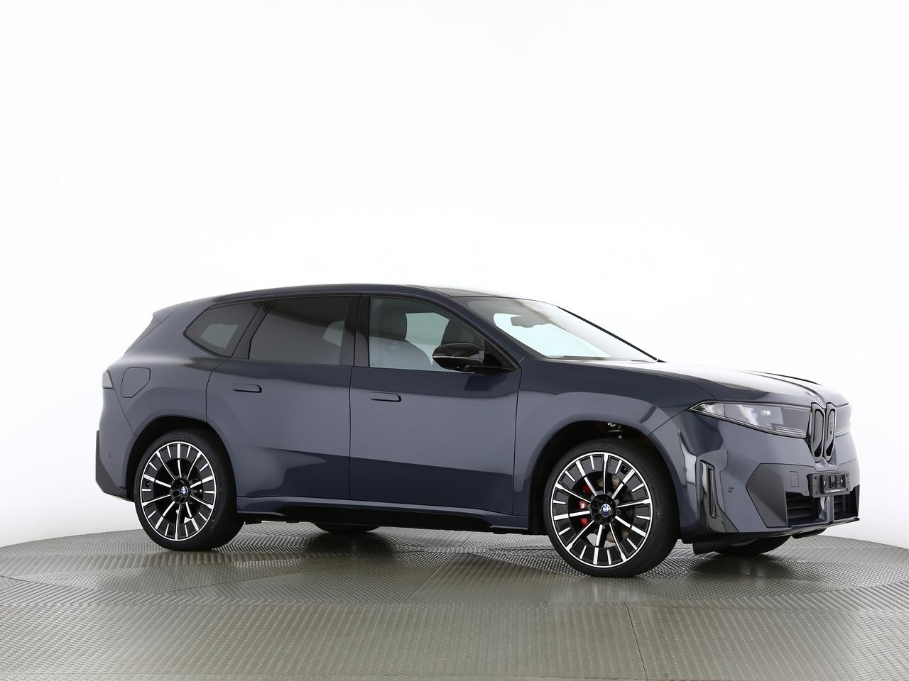 BMW iX3 50 xDrive-image-16